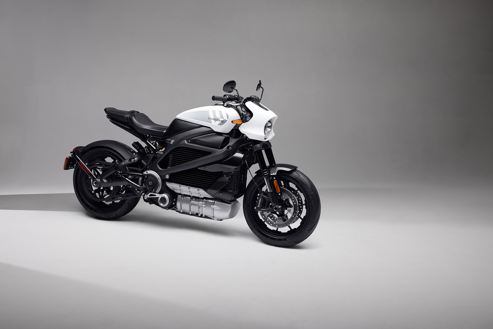 Harley-Davidson Livewire, 2021 model, Cutting-edge technology, Electric performance, 2000x1340 HD Desktop
