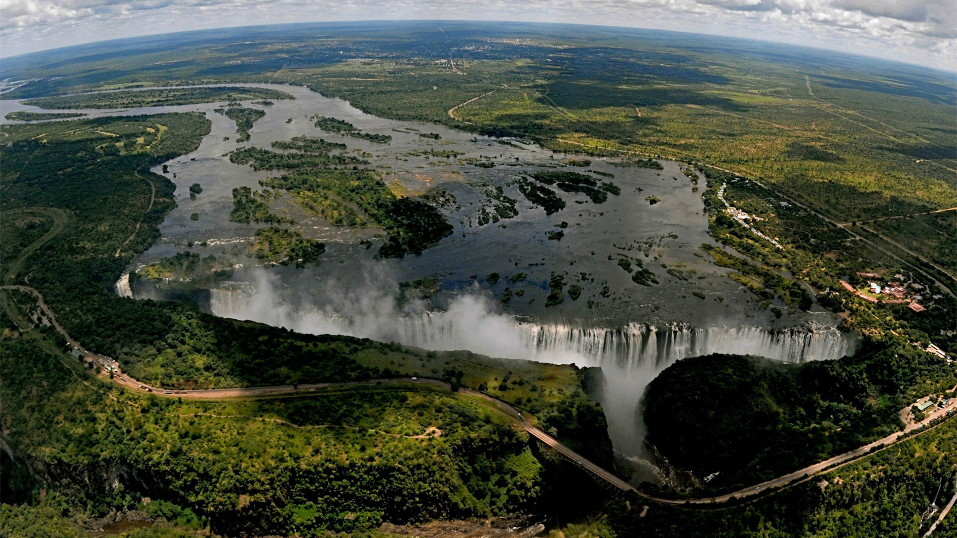 Victoria Falls, Majestic natural wonder, Powerful waterfall, Breathtaking scenery, 3840x2160 4K Desktop