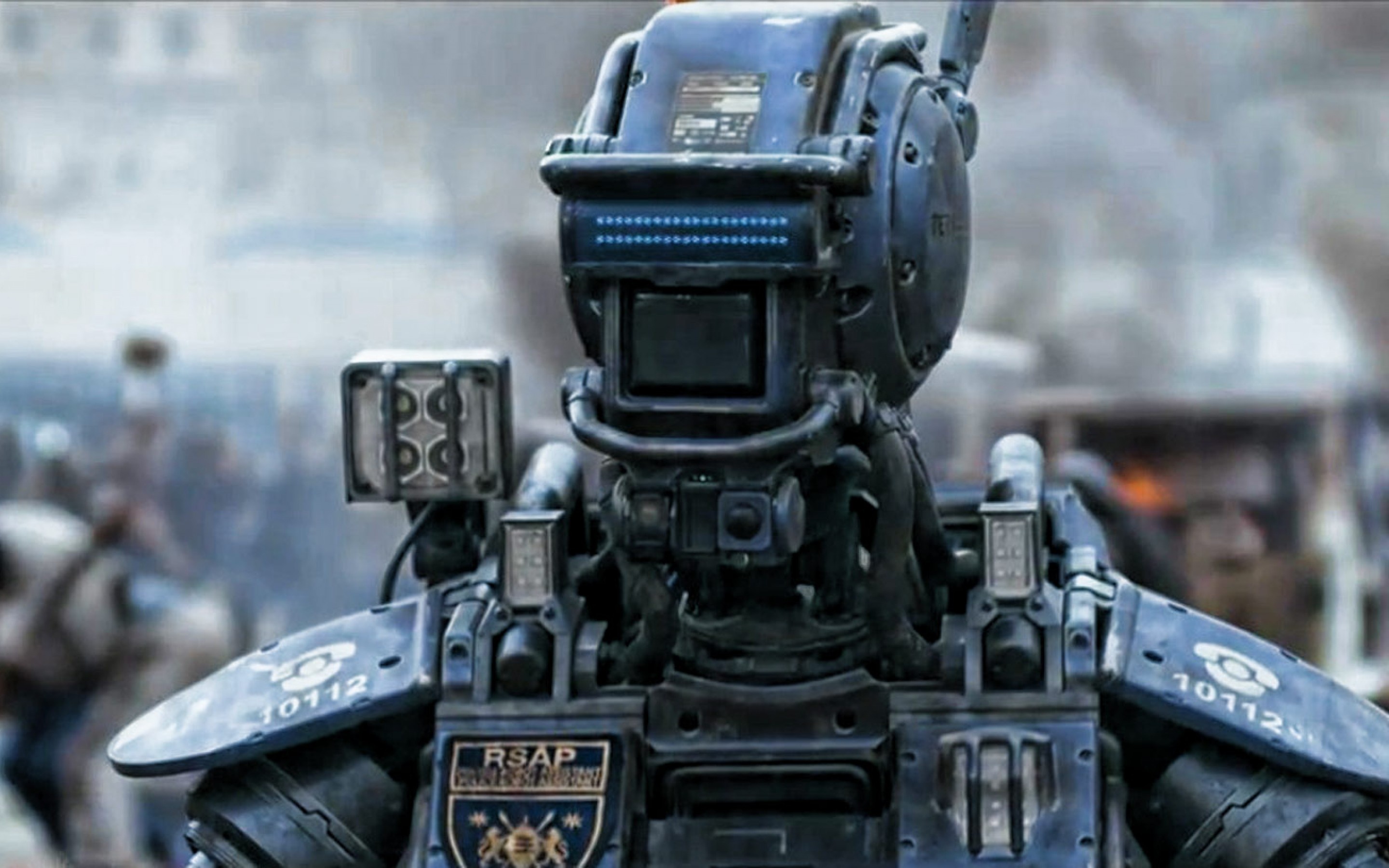 Chappie: A robot voiced by Sharlto Copley. 2880x1800 HD Wallpaper.