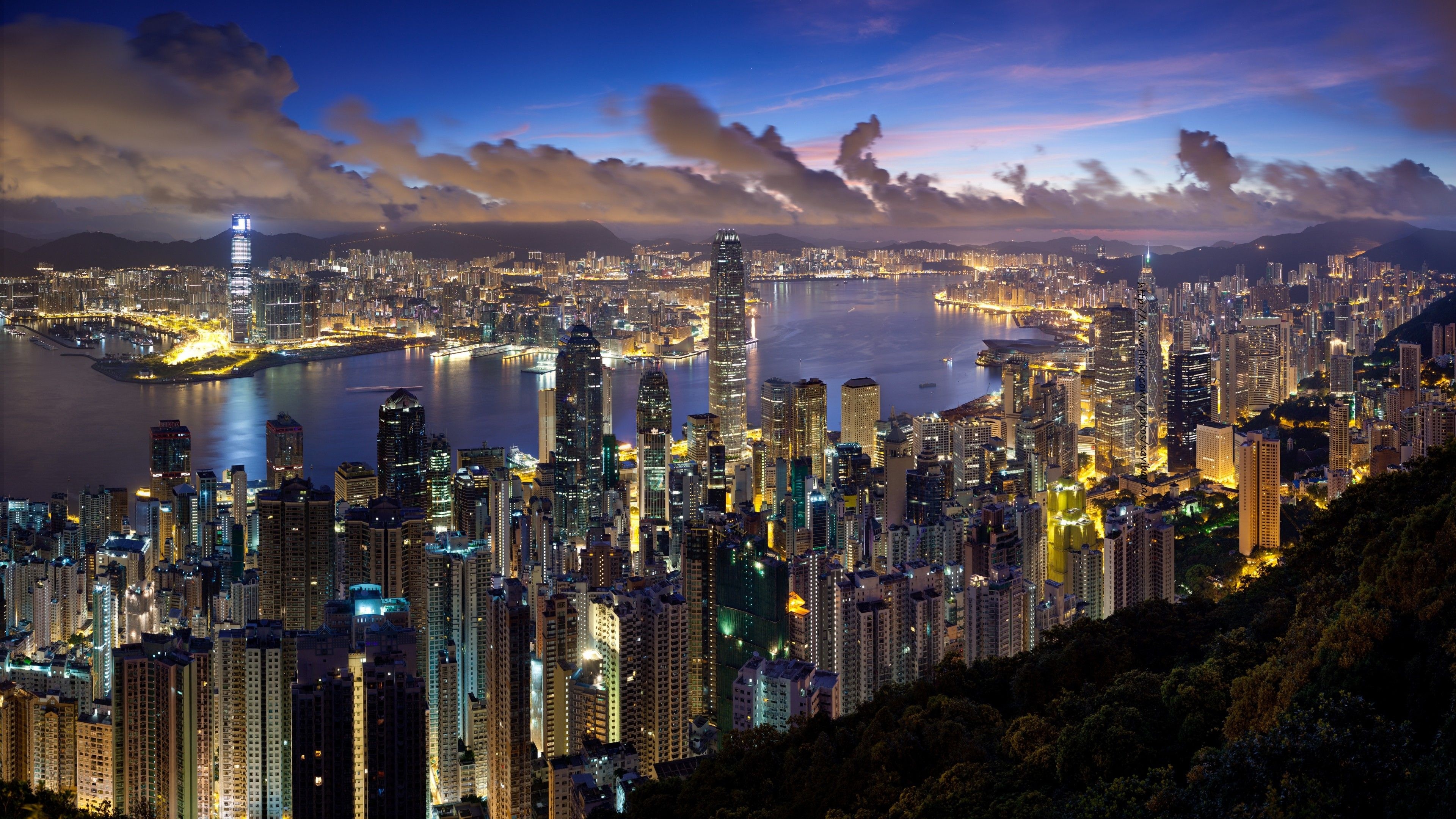 Hong Kong Skyline, Captivating night city, Cloud-filled skies, Breathtaking views, 3840x2160 4K Desktop