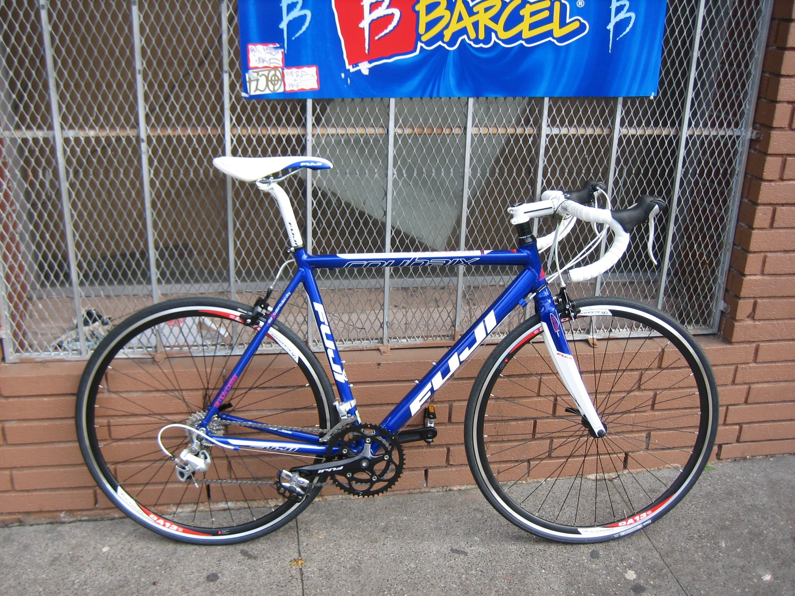 Fuji Bikes, Roubaix model, Road bicycle, Lightweight, 2600x1950 HD Desktop