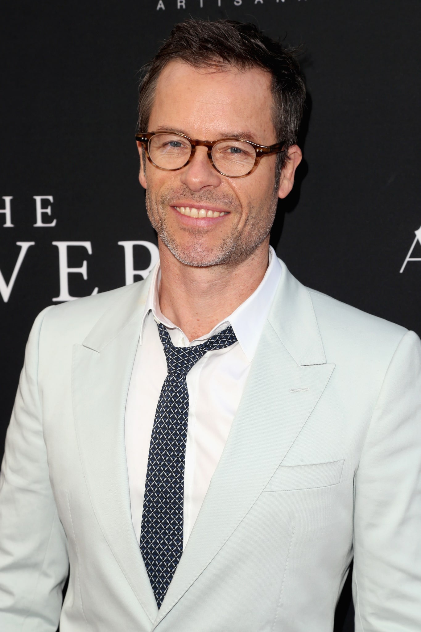 Guy Pearce, Biography details, Life story, Superstar, 1370x2050 HD Phone
