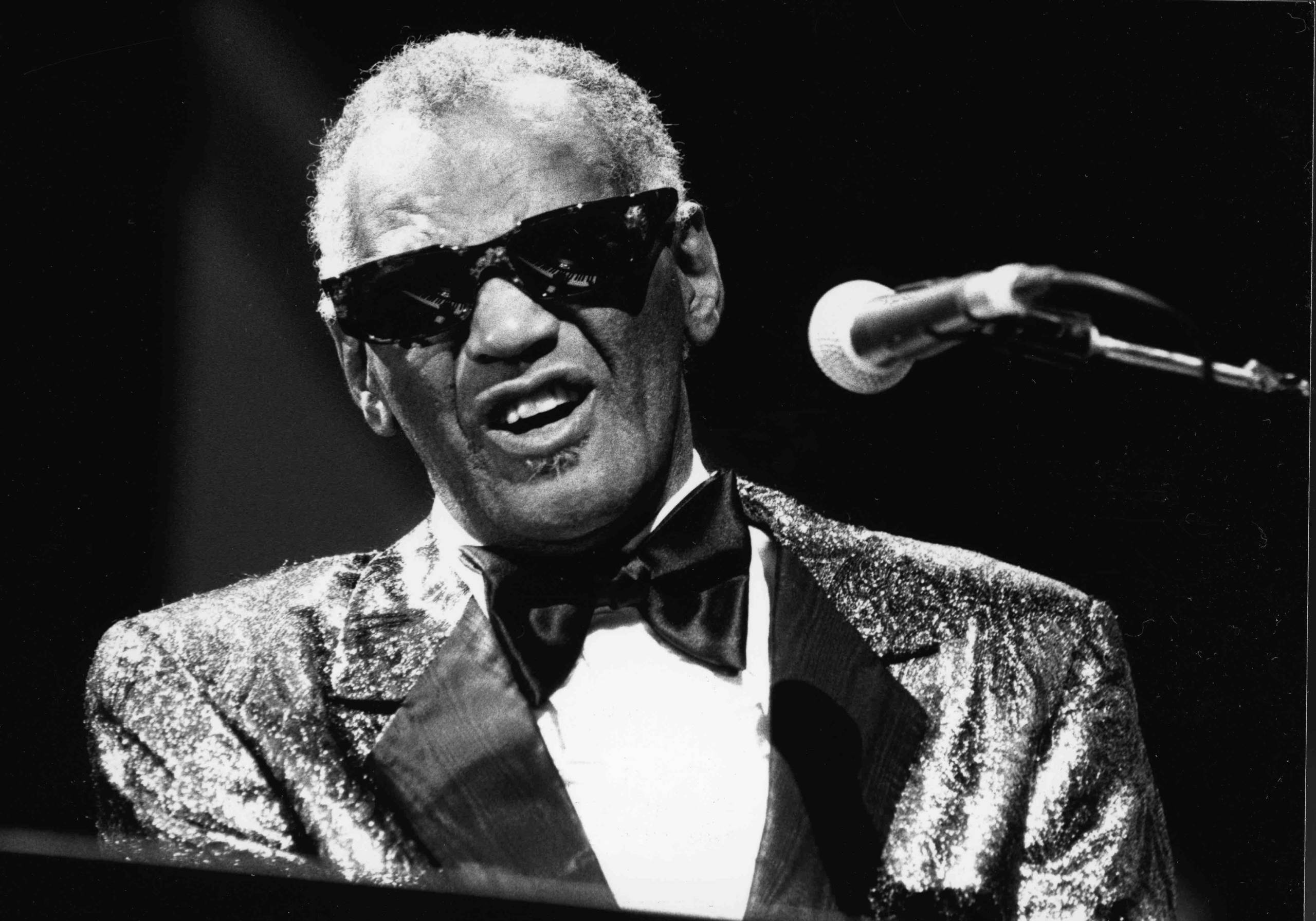 Ray Charles, Turbulent life, Legend's death, Musical icon, 2560x1800 HD Desktop