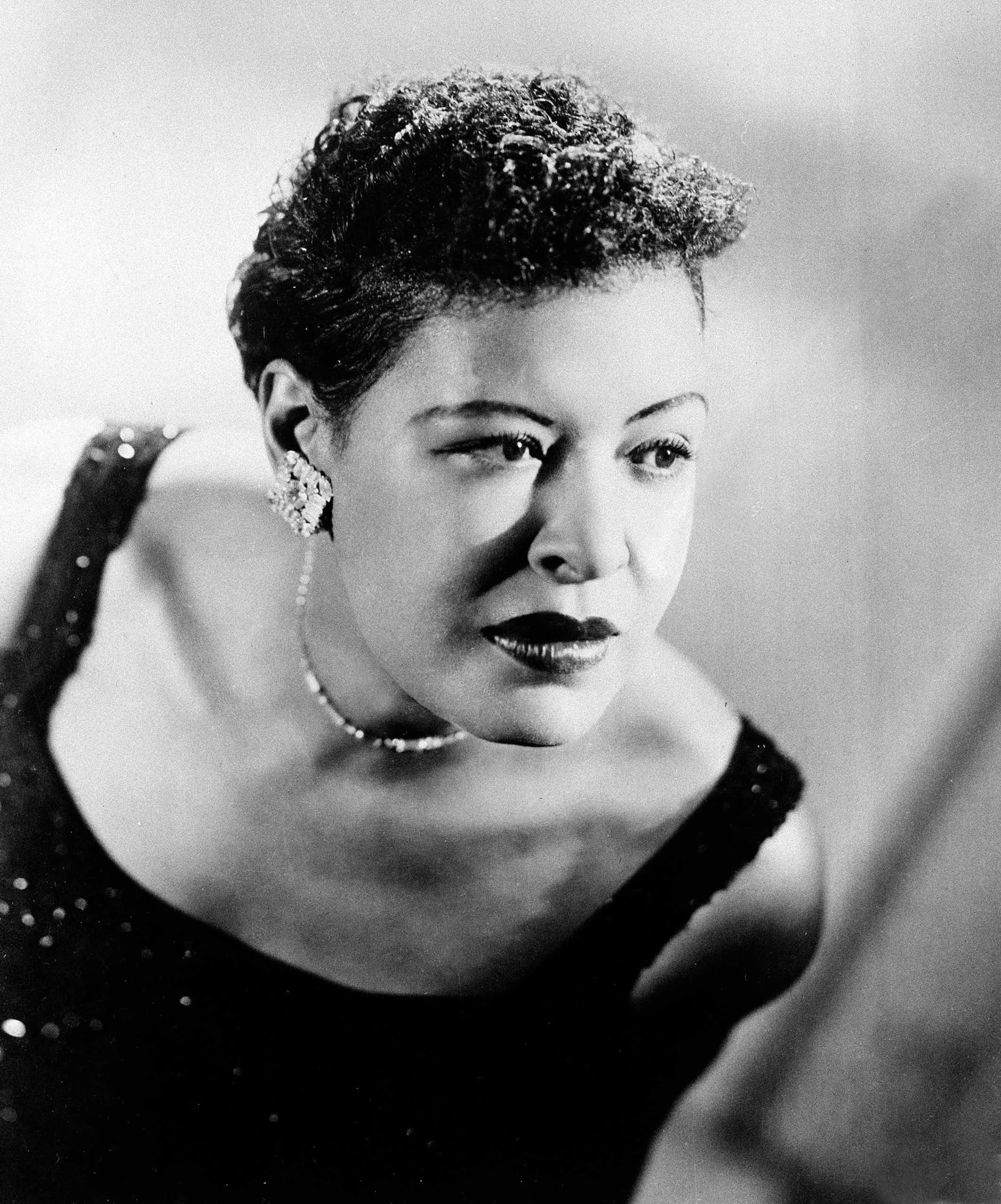 Billie Holiday, Holographic performance, Time travel experience, Once-in-a-lifetime, 2130x2560 HD Phone