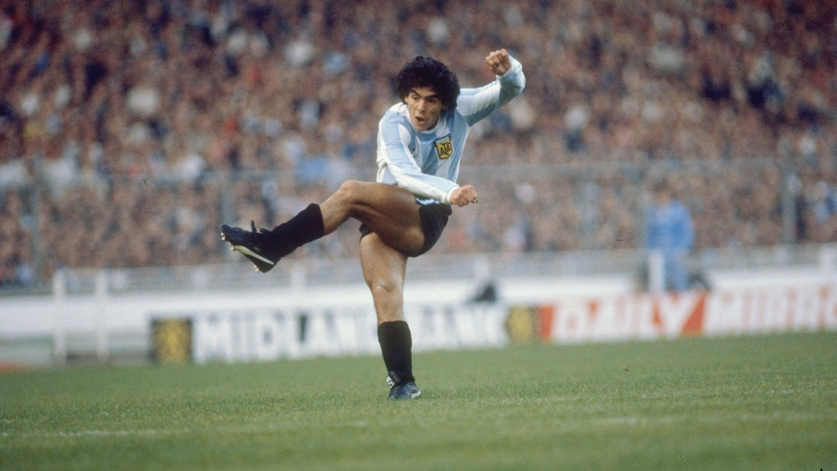 Diego Maradona, Flamboyant timepiece, Soccer giant, Cultural phenomenon, 2880x1620 HD Desktop