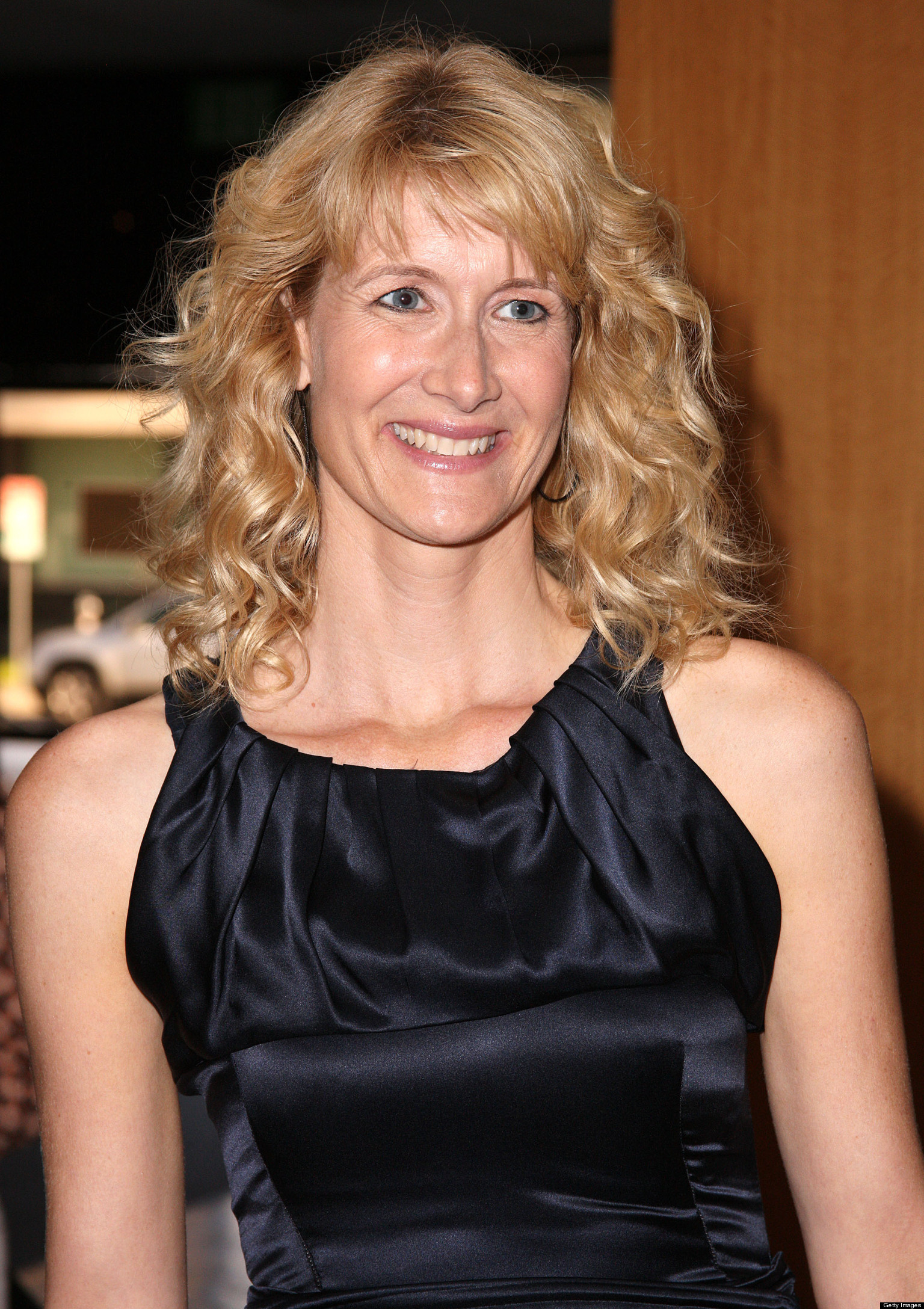 Laura Dern: The BAFTA Award for Best Actress in a Supporting Role. 1540x2180 HD Background.