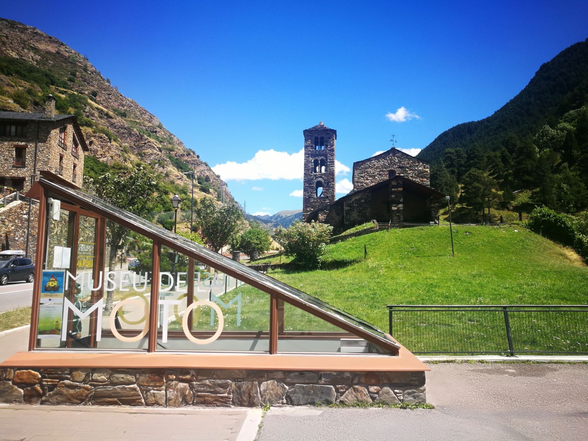 Andorra la Vella, Sant Joan de Caselles, Travel reviews, Travel guide, 1920x1440 HD Desktop