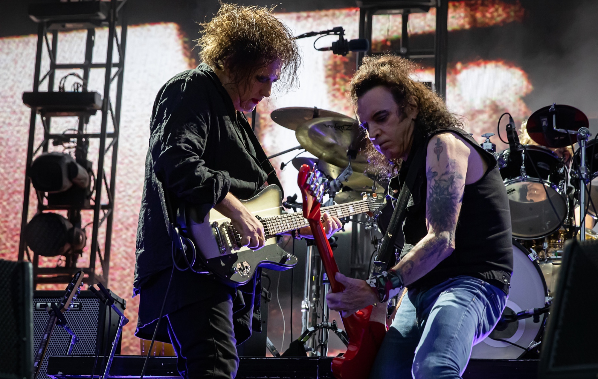 Simon Gallup, The Cure bassist, Return to the band, Rejoined The Cure, 2000x1270 HD Desktop