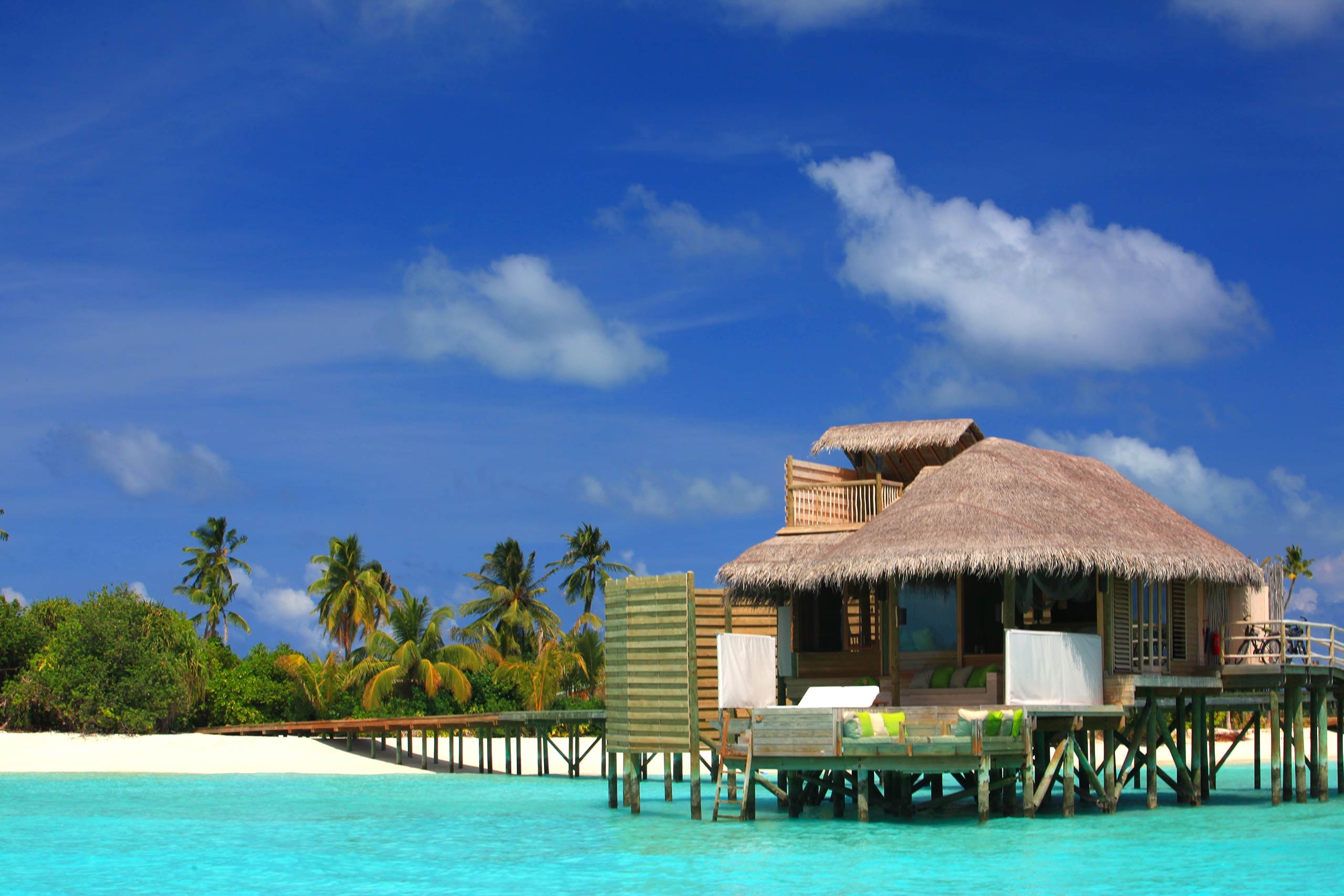 Laamu Atoll Maldives, Tropical paradise, Luxury resort, Idyllic beaches, 2560x1710 HD Desktop