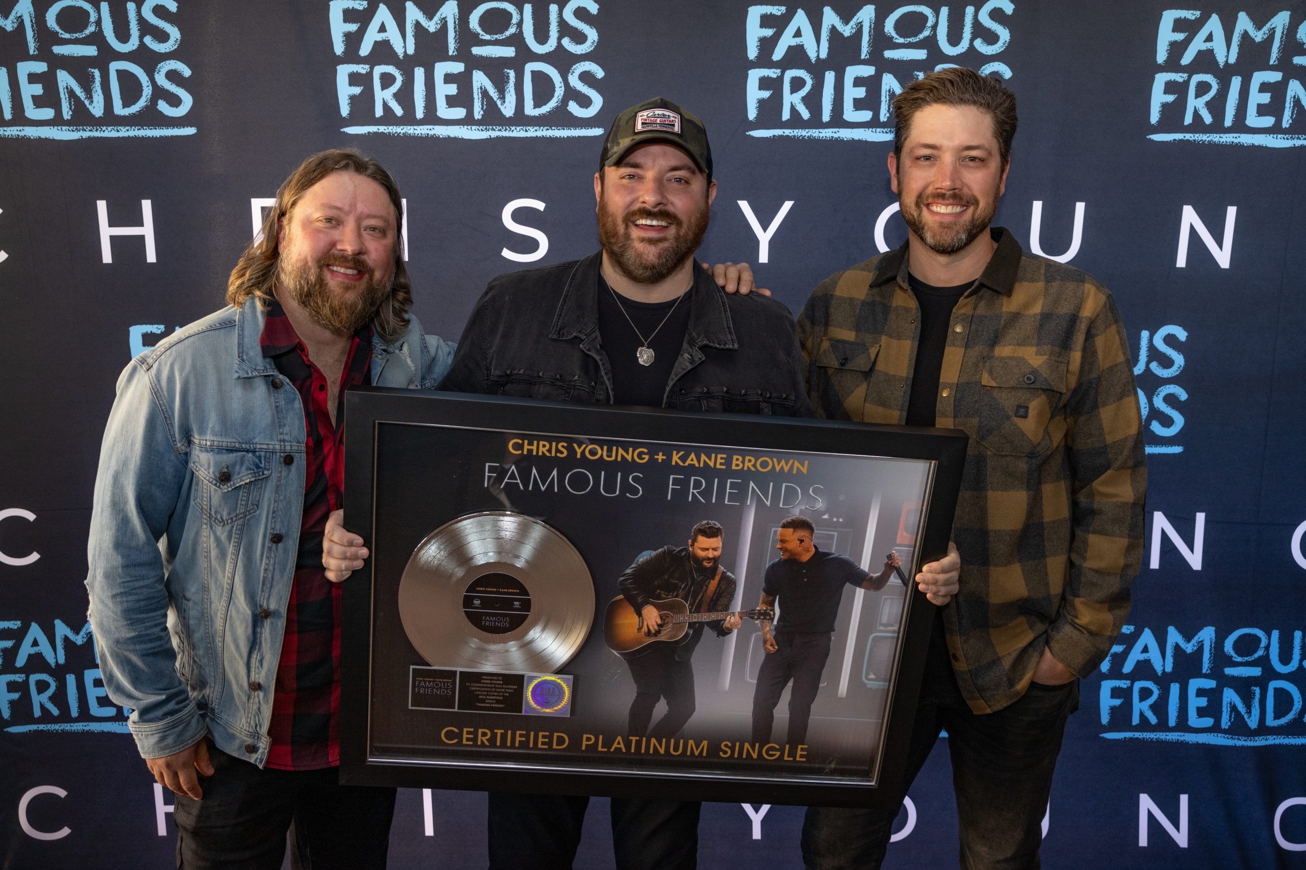 Chris Young, Chart-topping single, Famous Friends, Musicrow. com, 2560x1710 HD Desktop
