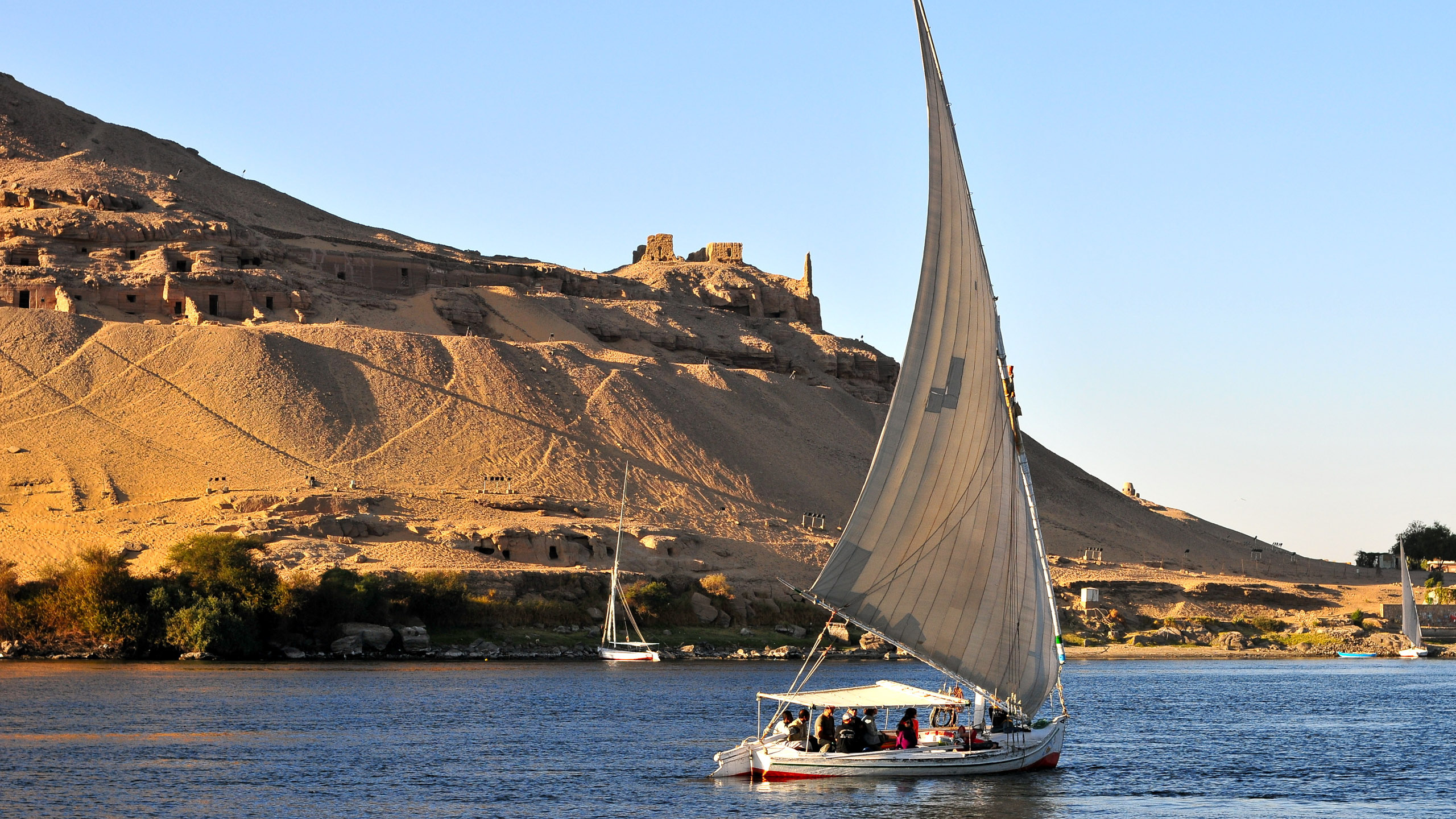 The Nile River, Classic Egyptian journey, Luxurious cruise, Ancient wonders, 2560x1440 HD Desktop