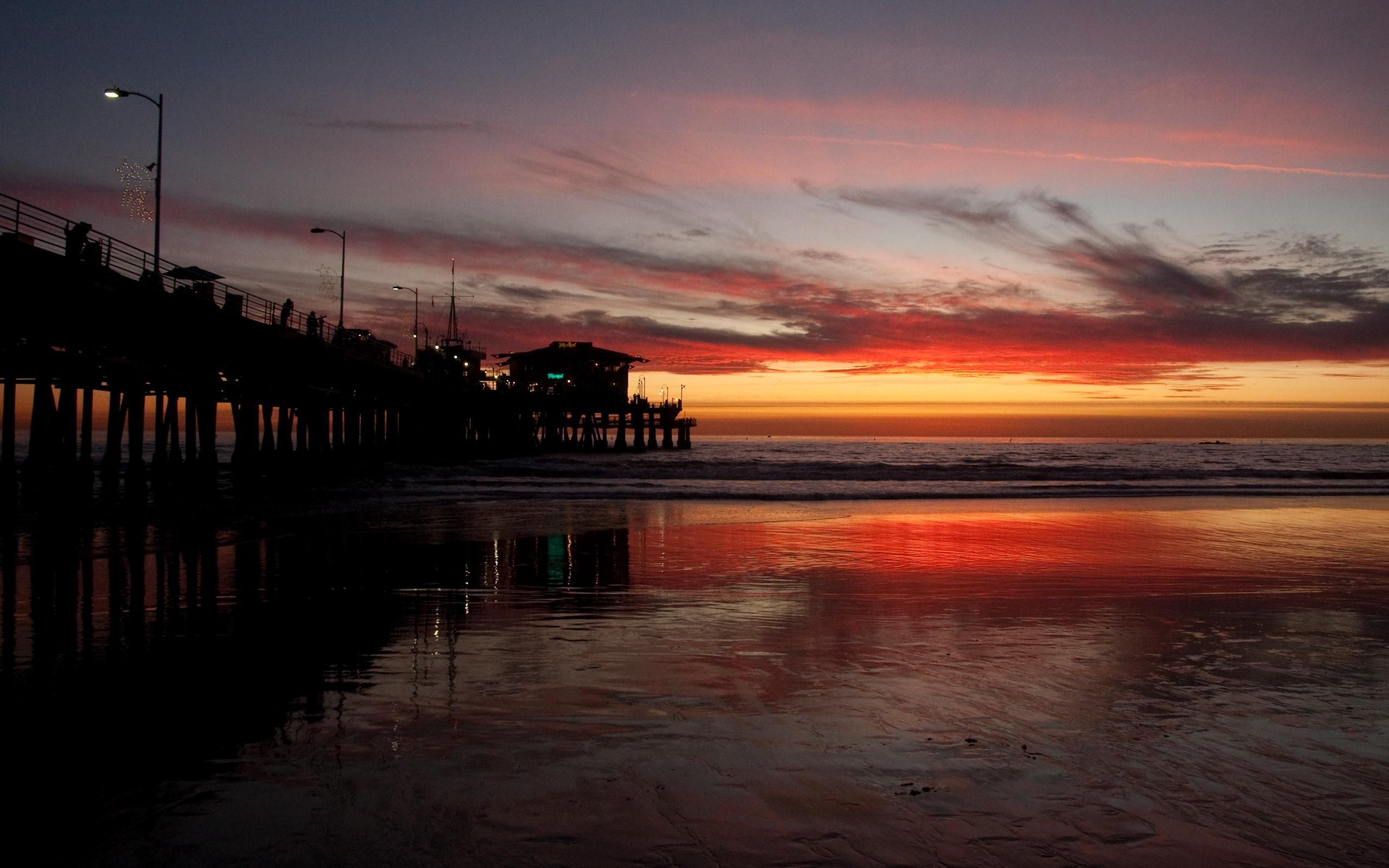 Long Beach, Beachside relaxation, Pier view, Sandy shores, 2560x1600 HD Desktop