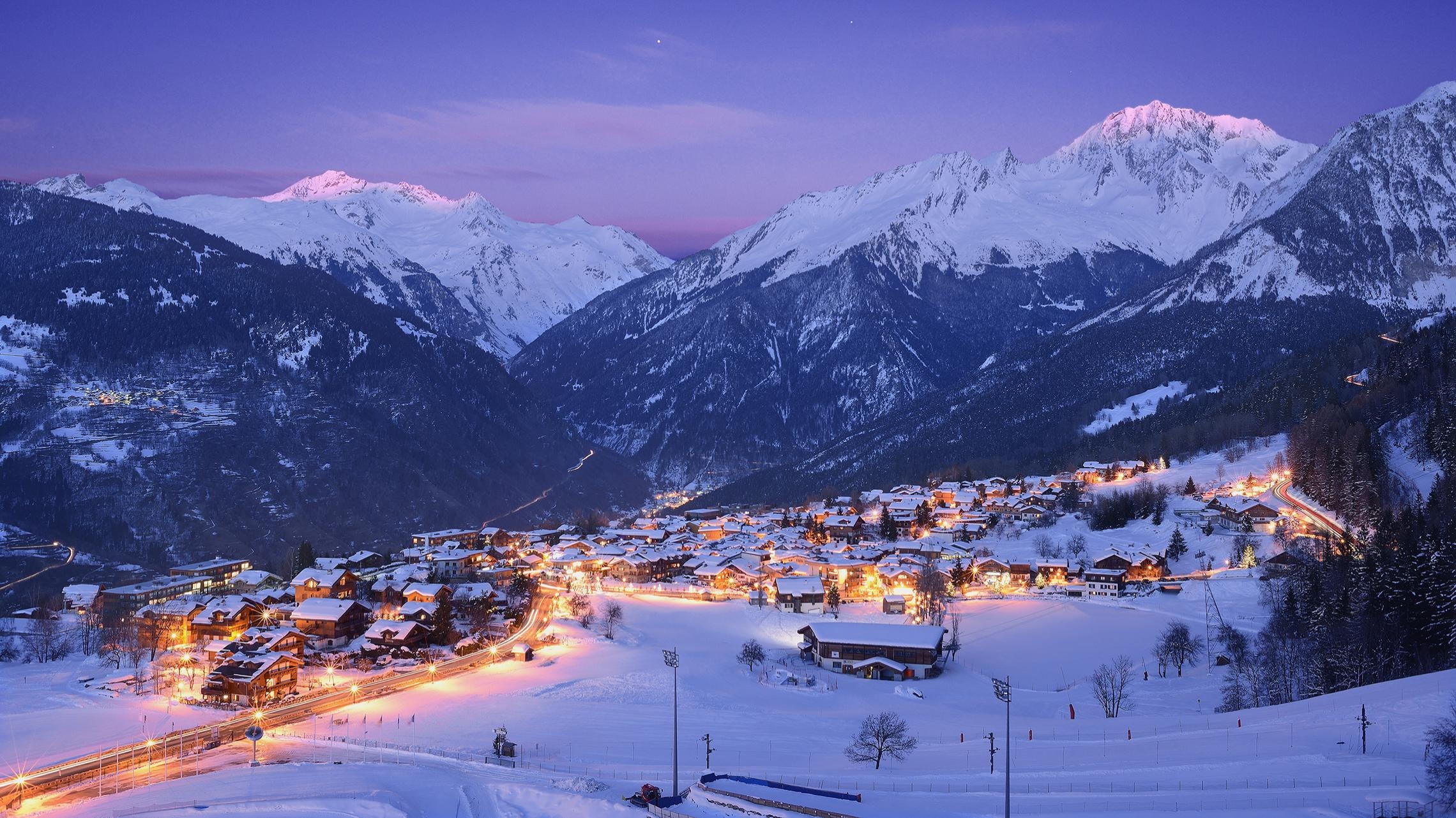 Courchevel, Alpine beauty, Winter wonderland, Luxurious ski resort, 2280x1290 HD Desktop