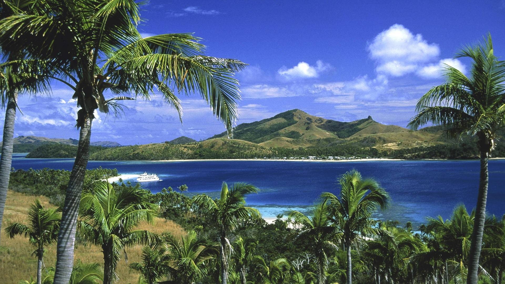 Fiji: Tomanivi, at 4,344 feet, is the highest point in the country. 1920x1080 Full HD Background.