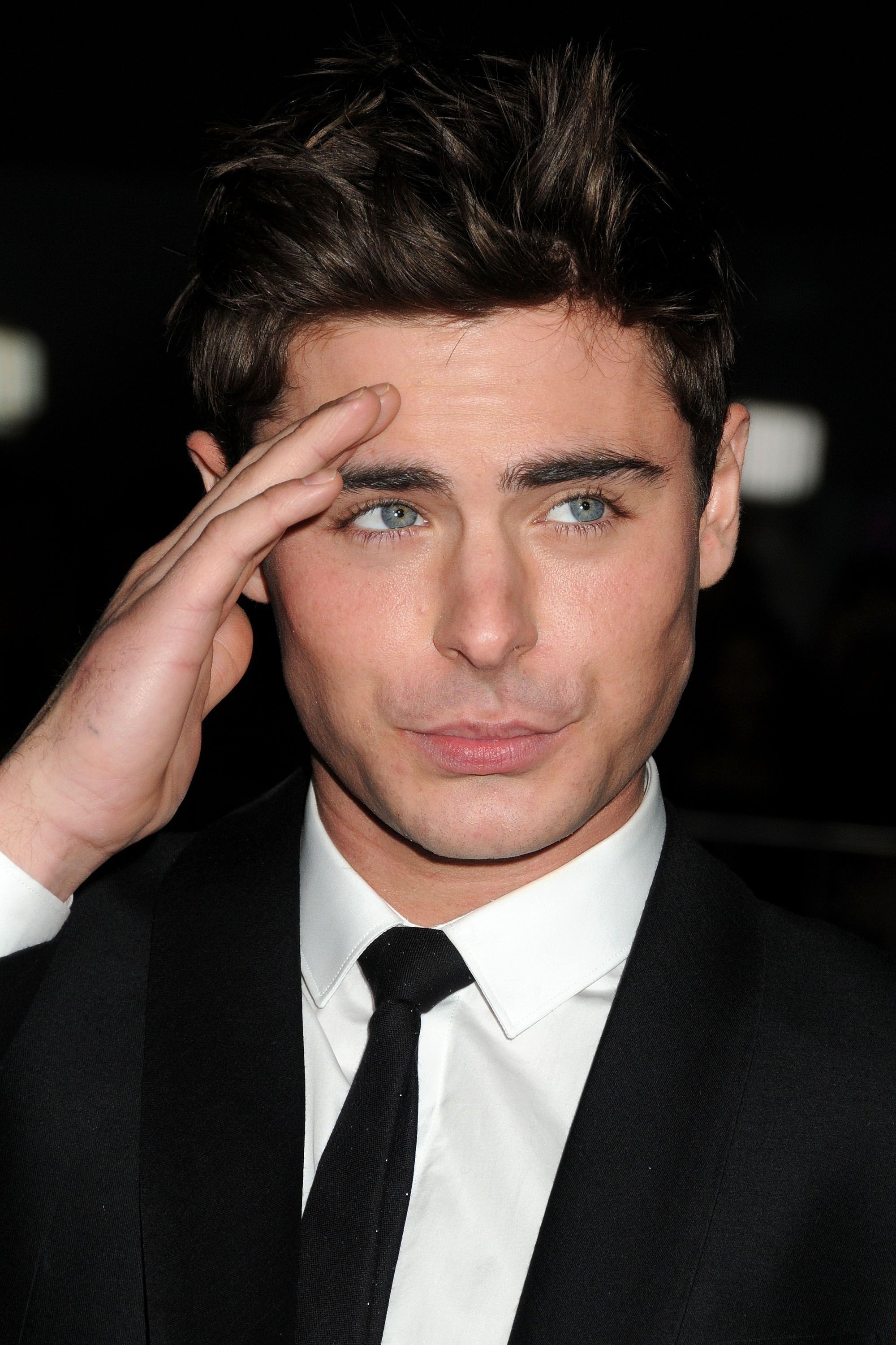 Zac Efron, Celebrity pictures, HD photos, 2000x3000 HD Handy