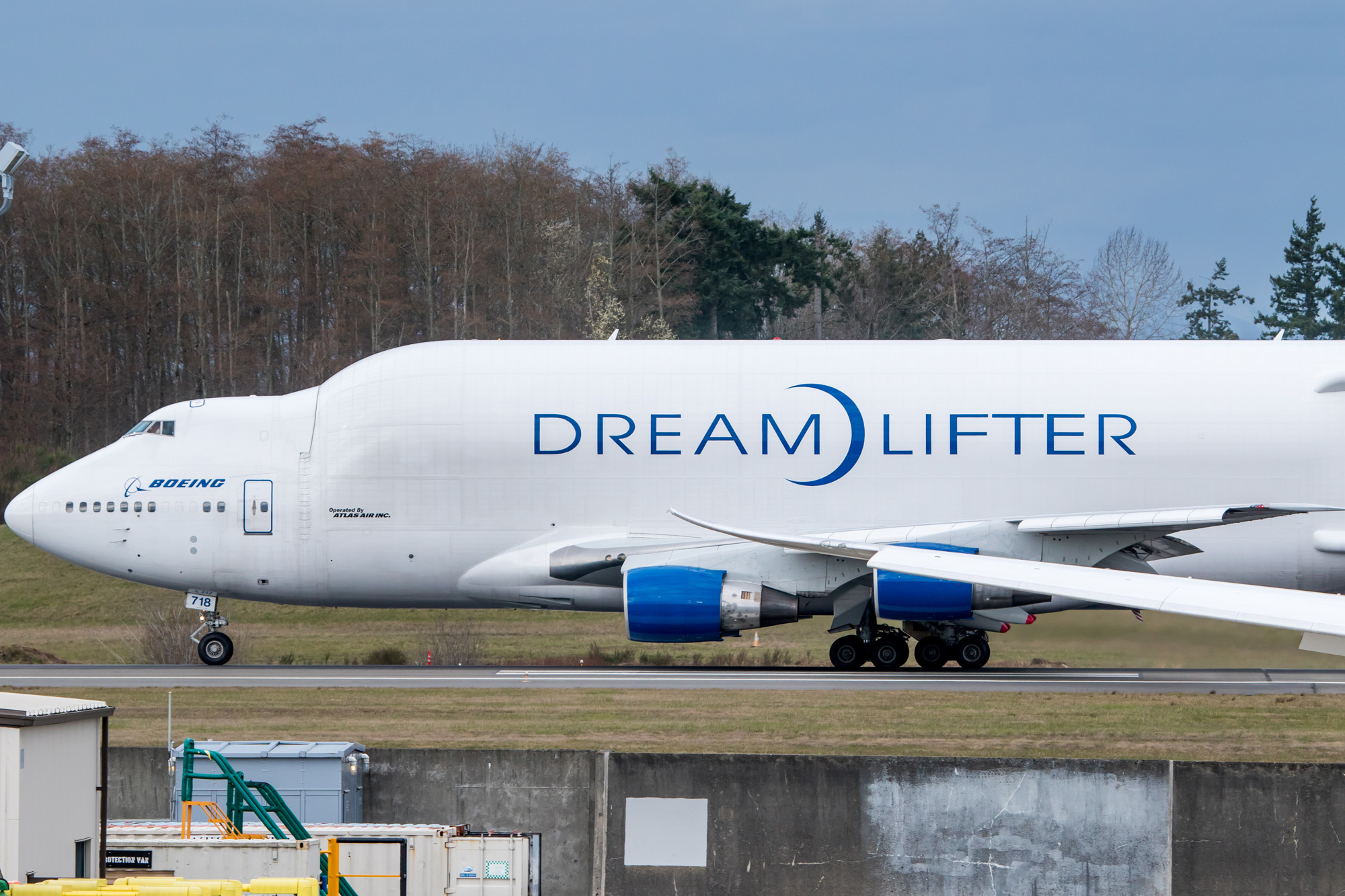 Boeing Dreamlifter, Boeing 777, Aircraft delivery, Cargo transportation, 2000x1340 HD Desktop