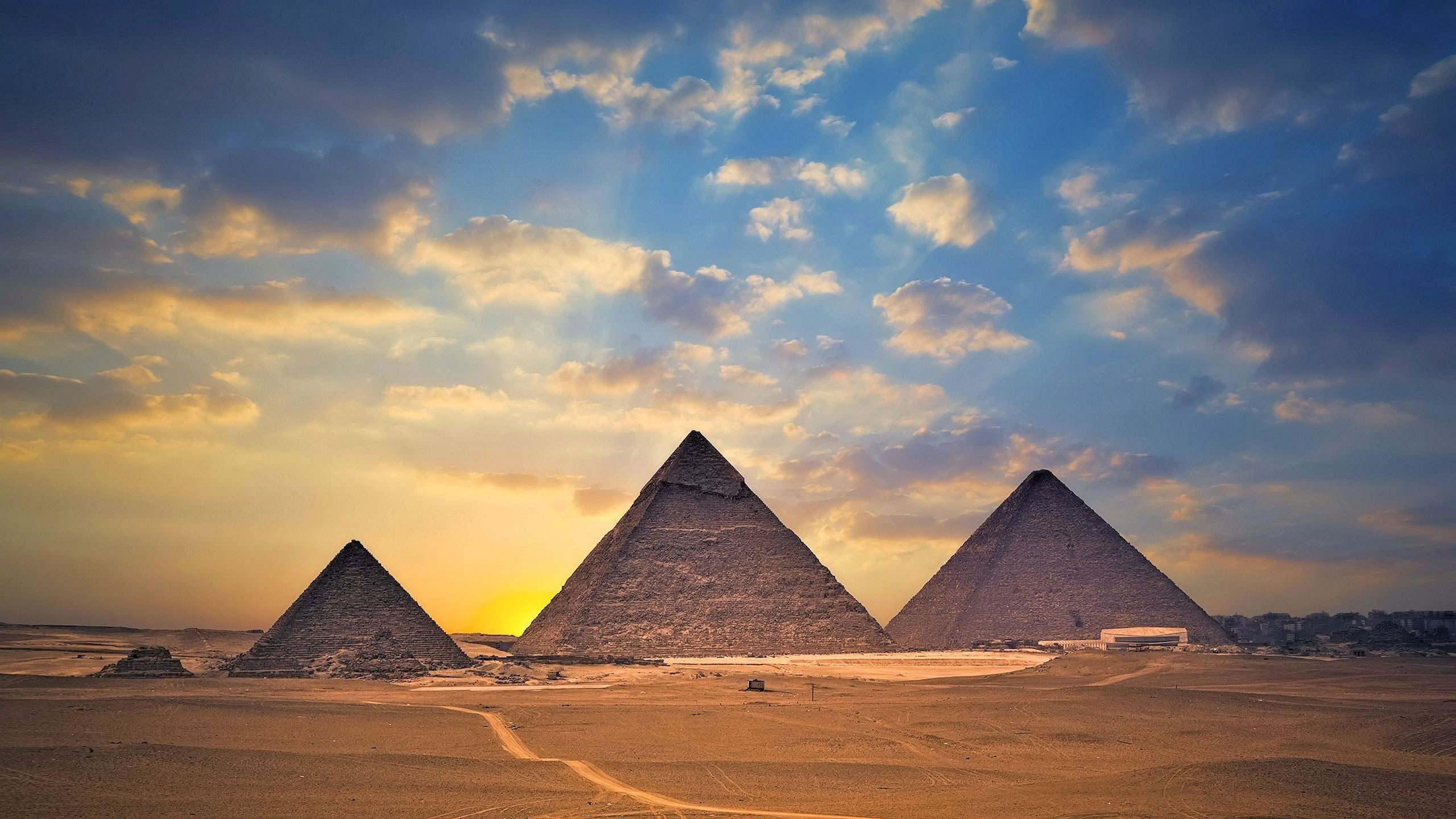 Pyramids of Giza, Awe-inspiring wallpaper, Pyramid mystique, Magnificent ancient structures, 2560x1440 HD Desktop
