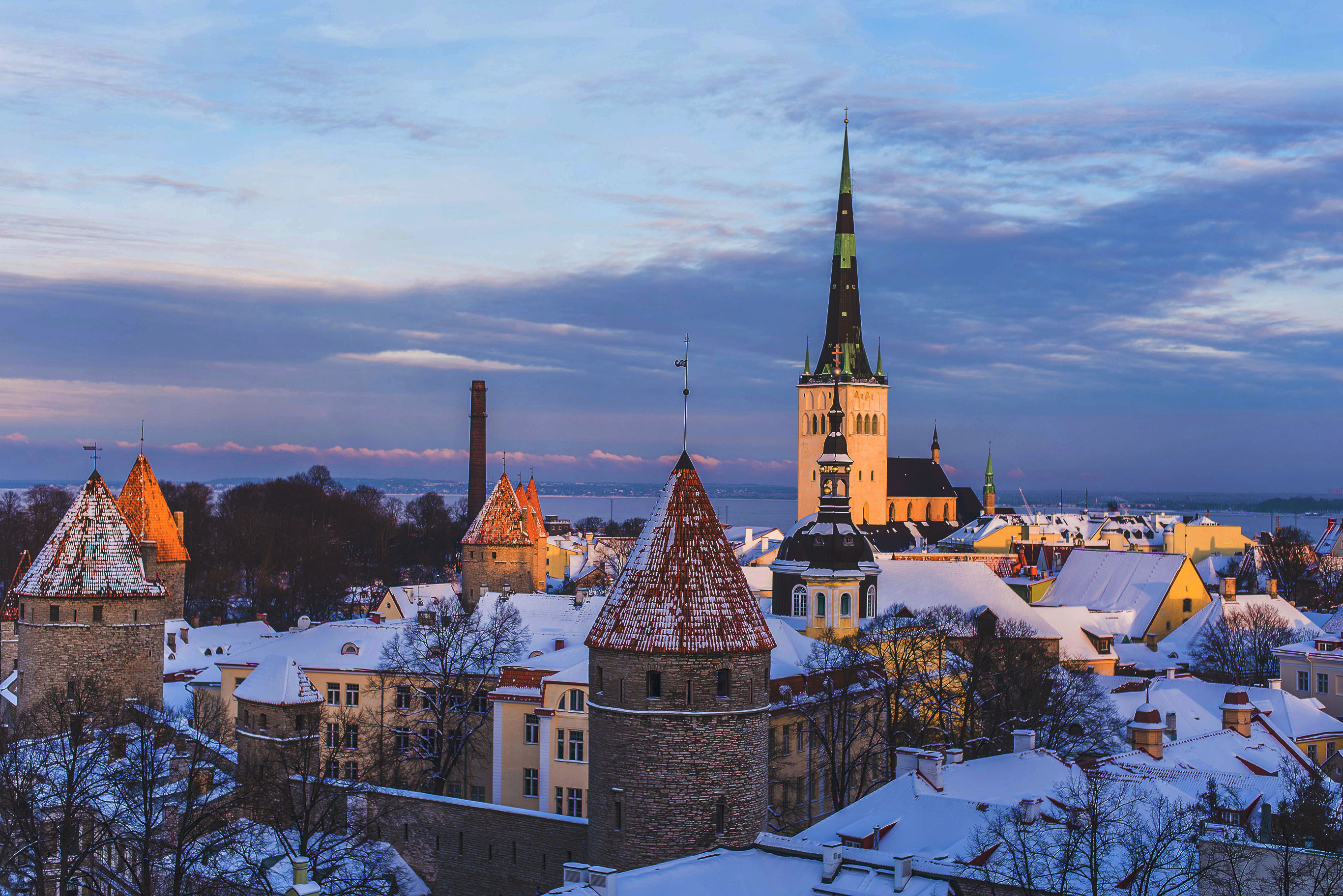 Must dos, Tallinn, Estonia, G adventures, 2740x1830 HD Desktop