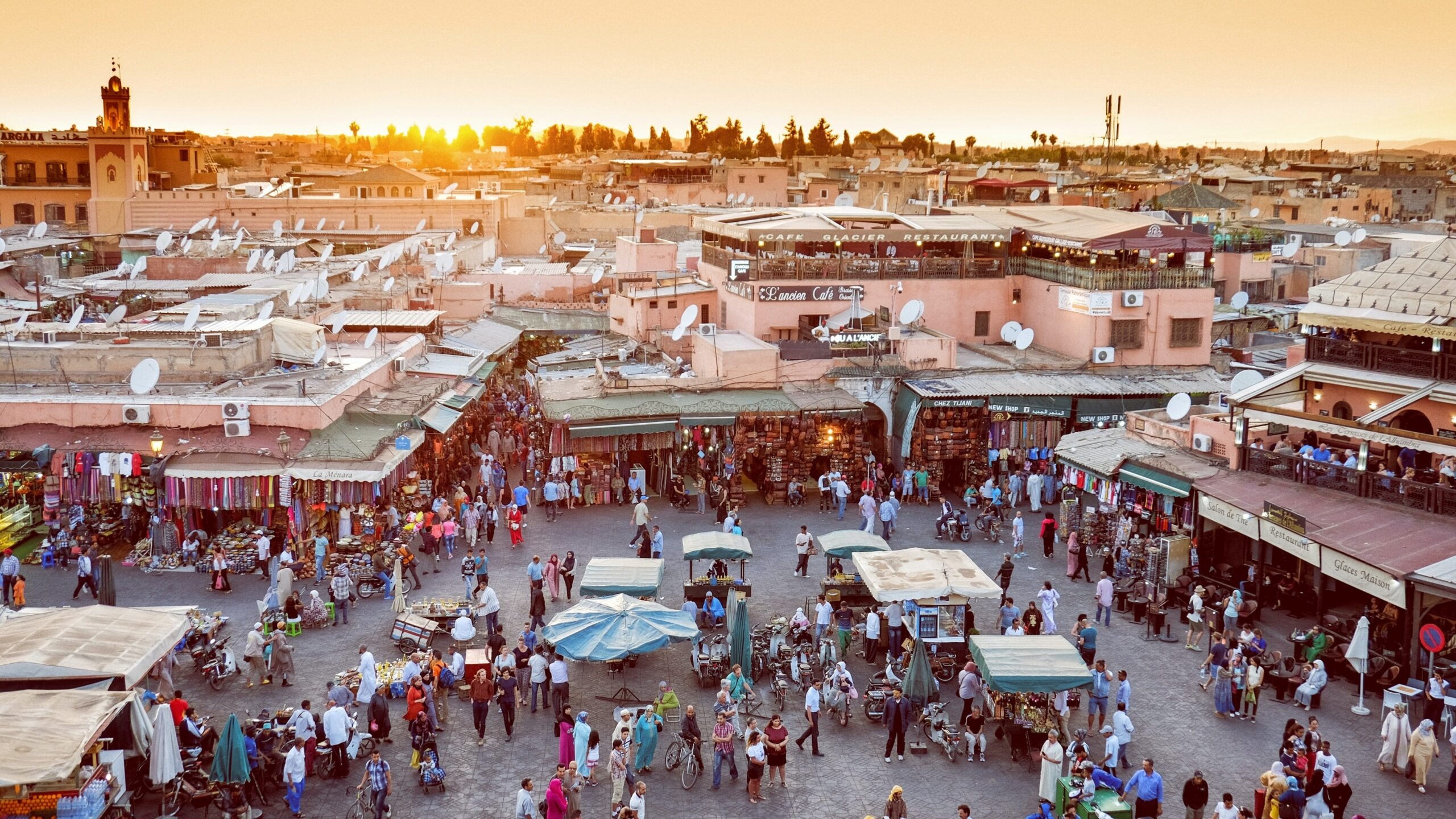 Uptrek stories, Marrakesh adventures, Travel inspiration, Unforgettable memories, 2560x1440 HD Desktop