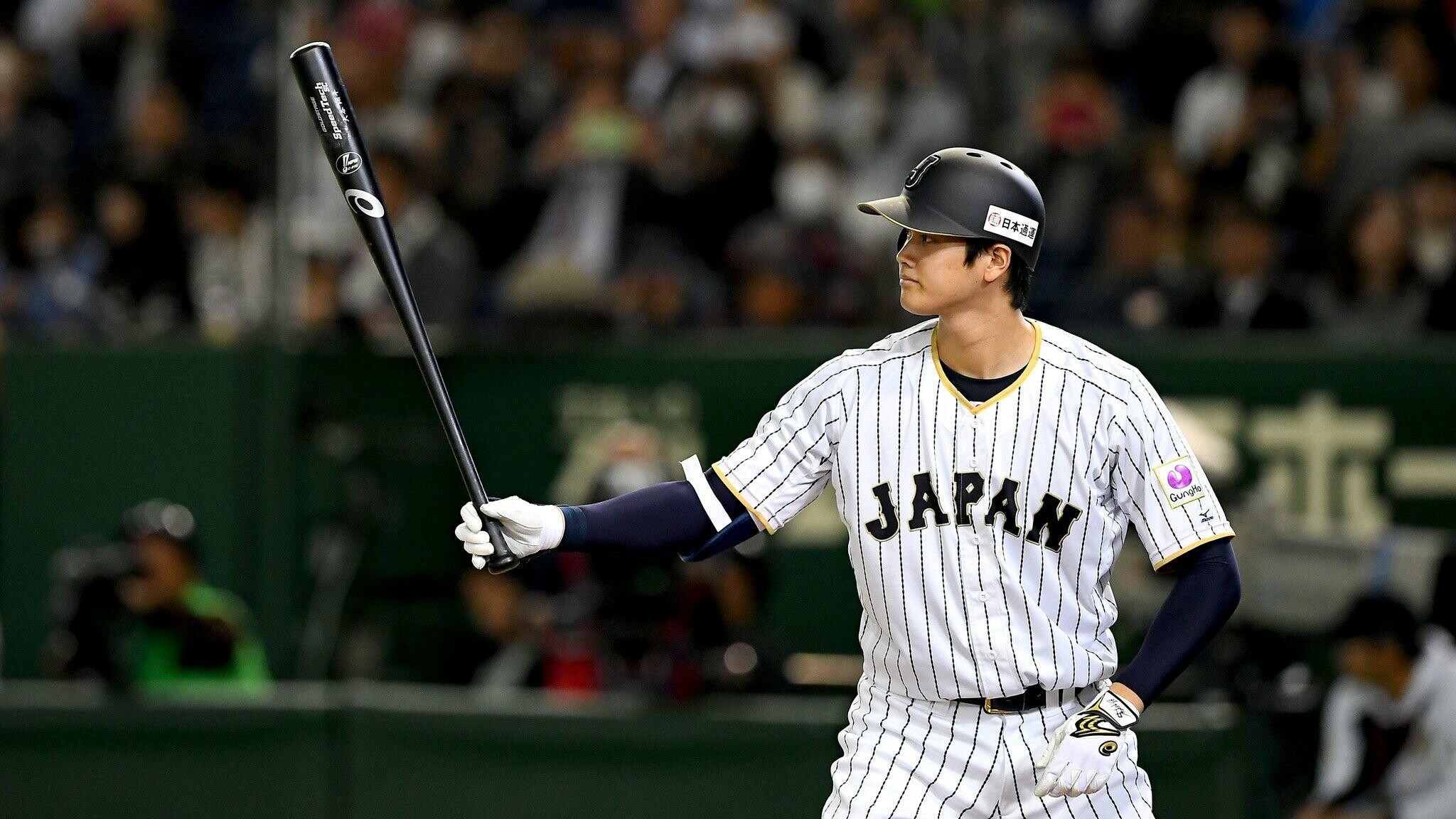 Shohei Ohtani: He finished the 2019 season batting .286/.343/.505 with 18 home runs, 62 RBIs, and 12 stolen bases in 106 games. 2050x1160 HD Background.