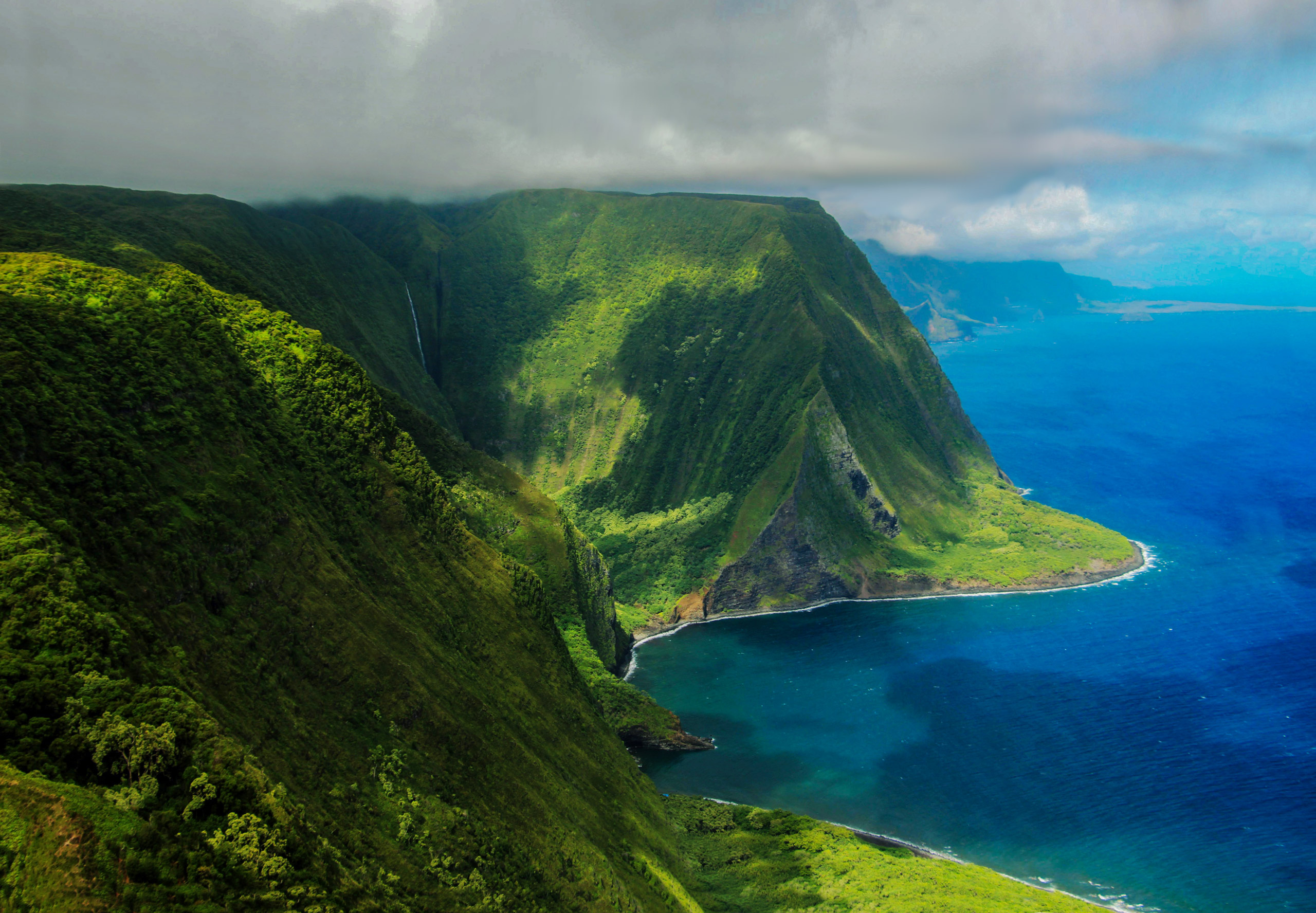 Molokai Island, West Maui, Helicopter tours, Blue Hawaiian, 2560x1780 HD Desktop