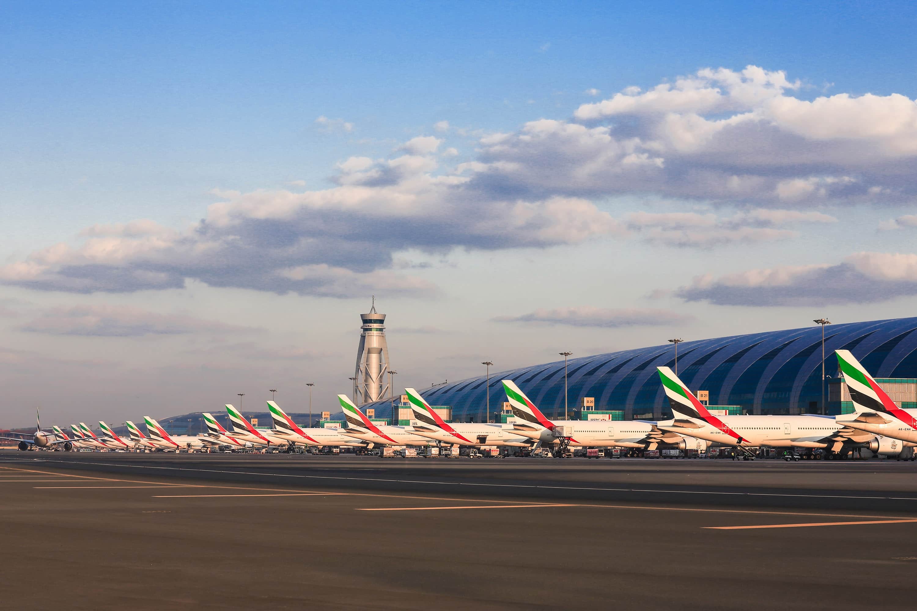 Dubai International Airport, Transport options, Visit Dubai, Travel guide, 3000x2000 HD Desktop