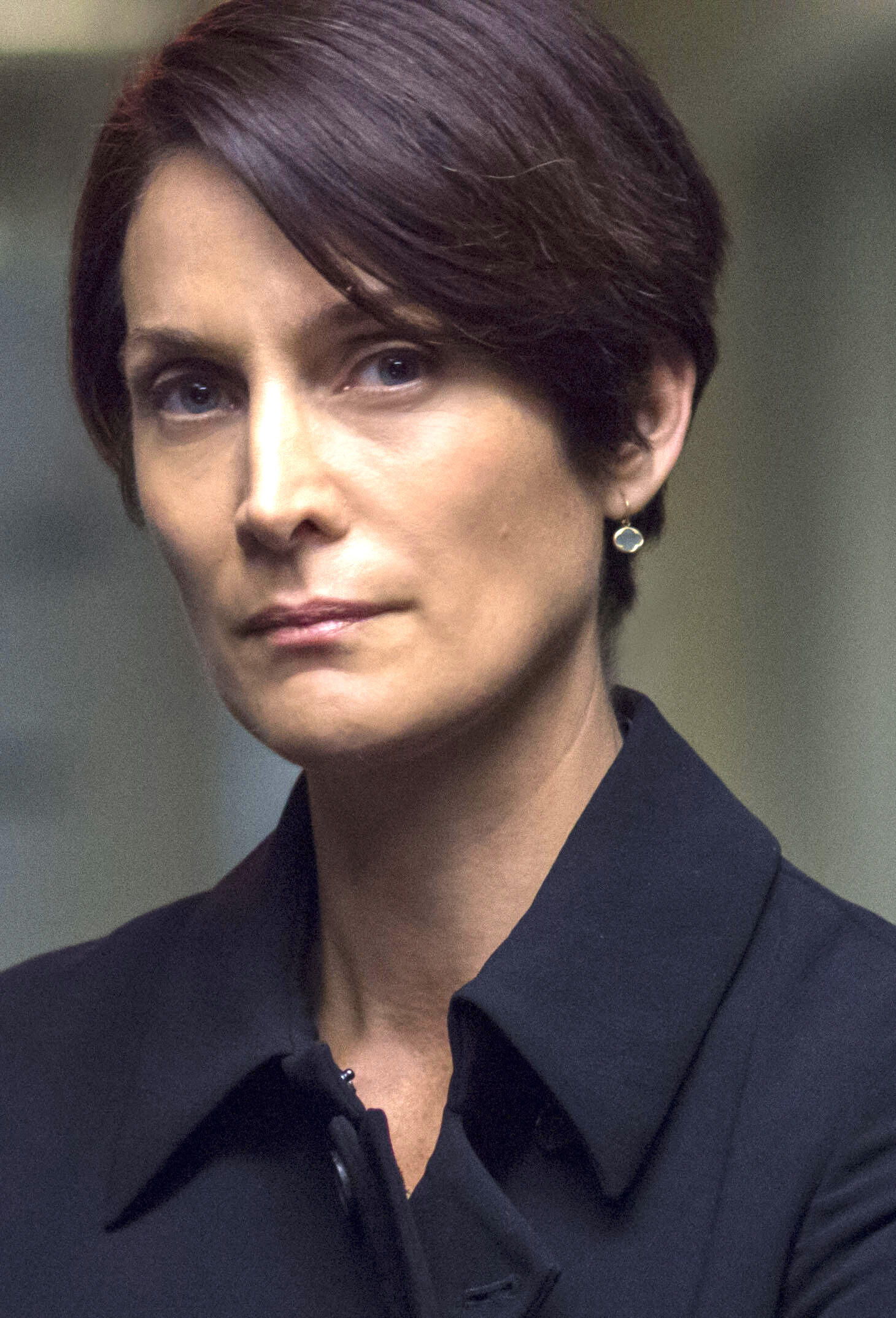 Carrie-Anne Moss, Recognized actress, Cinematic career, Versatile talent, 1460x2150 HD Handy