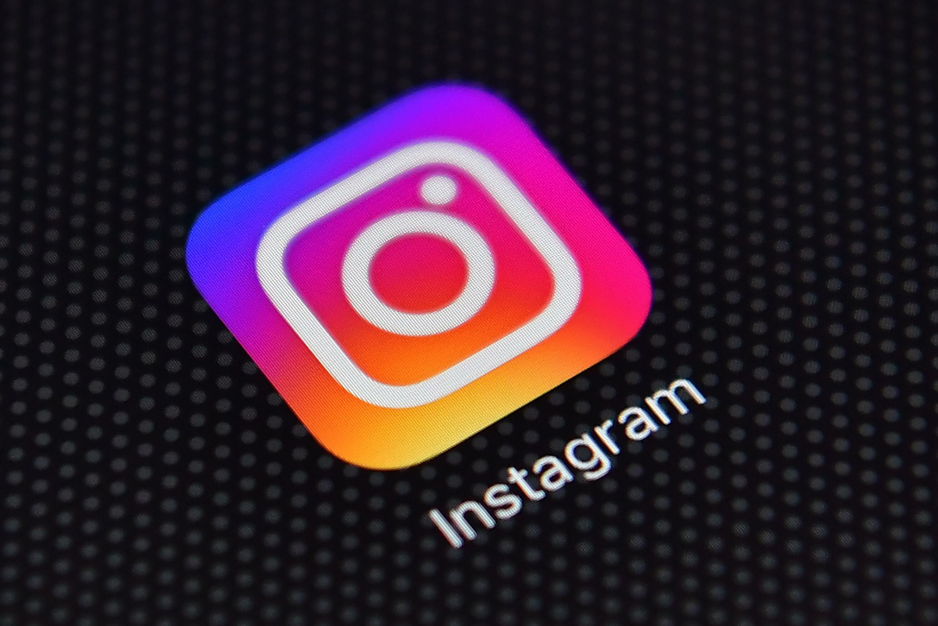 Instagram: A free social media platform for sharing photos and videos. 3000x2010 HD Wallpaper.