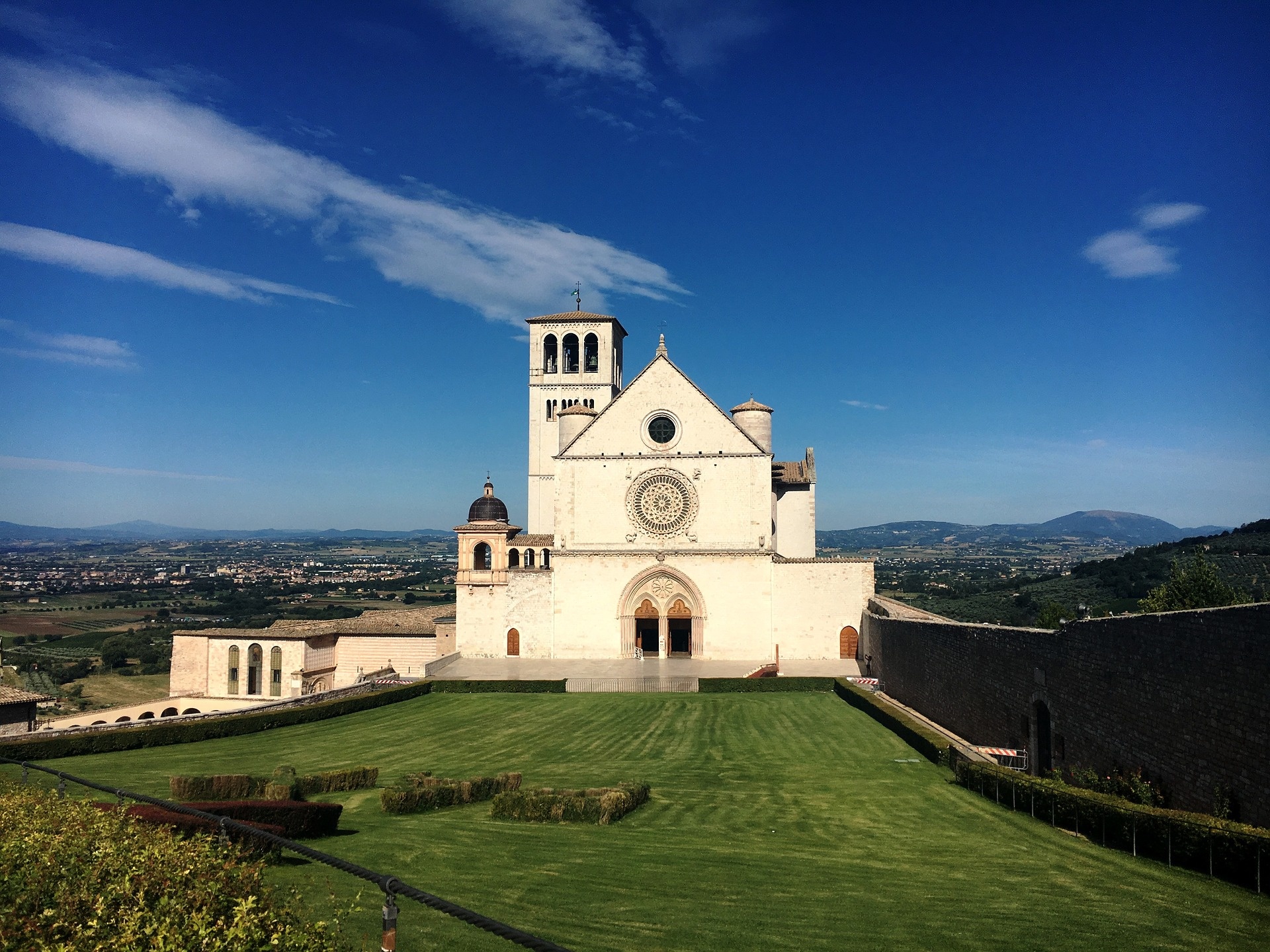 Basilica of Saint Francis of Assisi, Cycling excursions, Umbria discovery, Bike adventures, 1920x1440 HD Desktop