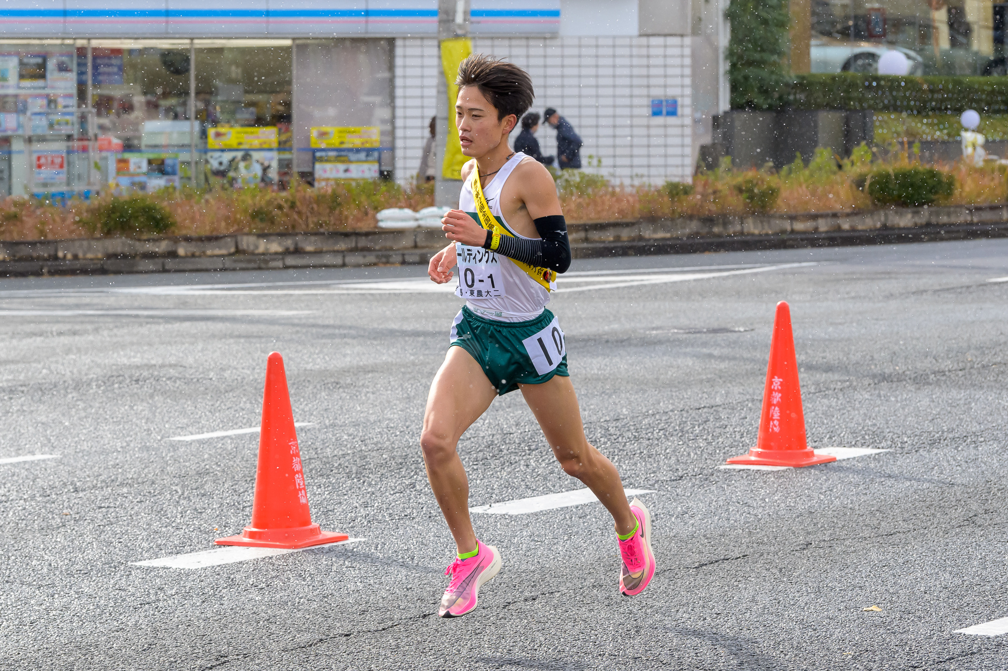 Ekiden: Motosuke Shoma, a 1st-year student from Nishinaka Tomioka, 72nd National Ekiden Racing Tournament, 24th place in the overall ranking, 2021. 2000x1340 HD Wallpaper.