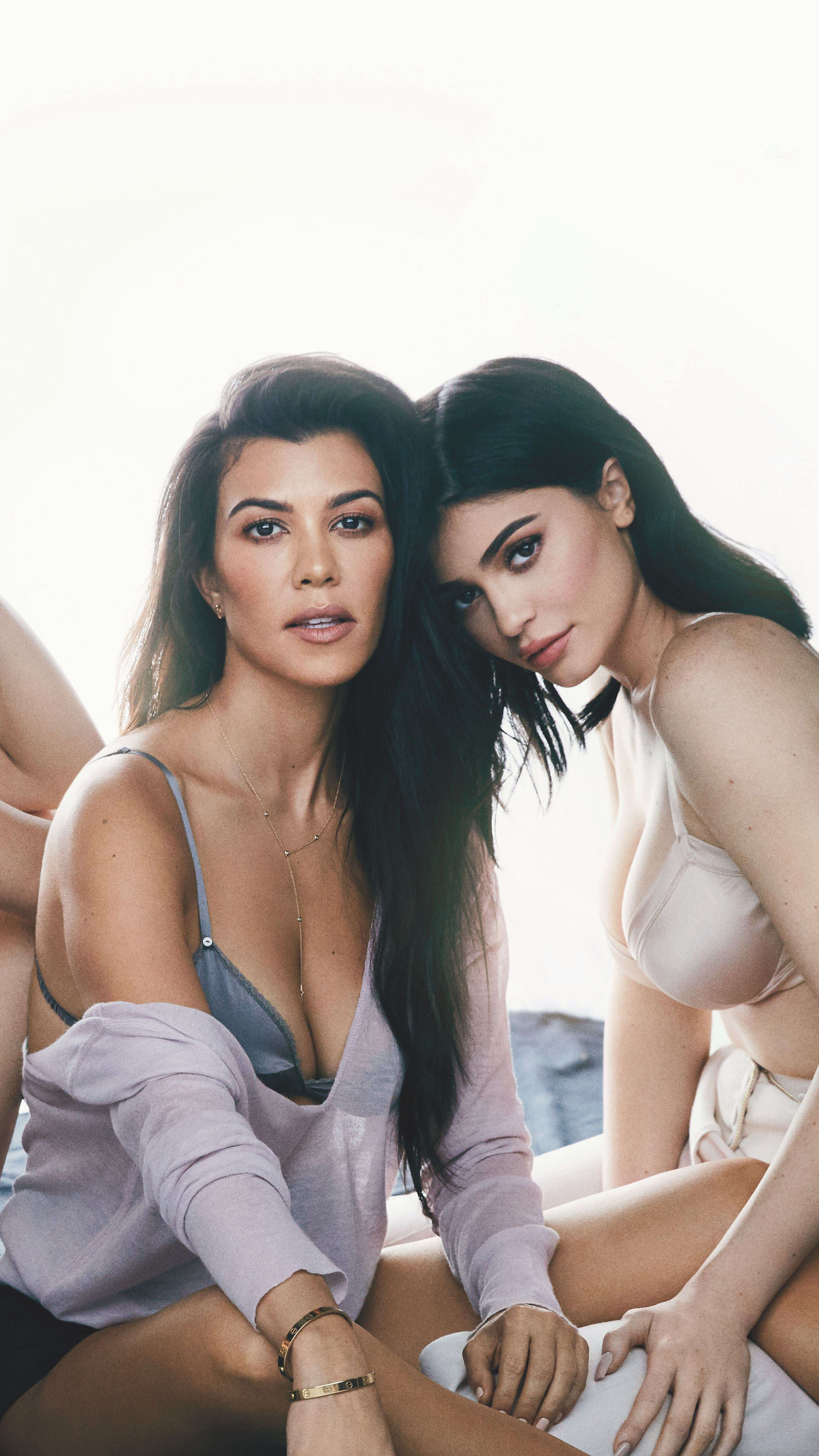 Keeping Up With the Kardashians, TV Shows, Season 14, 5K Wallpapers, 2160x3840 4K Phone