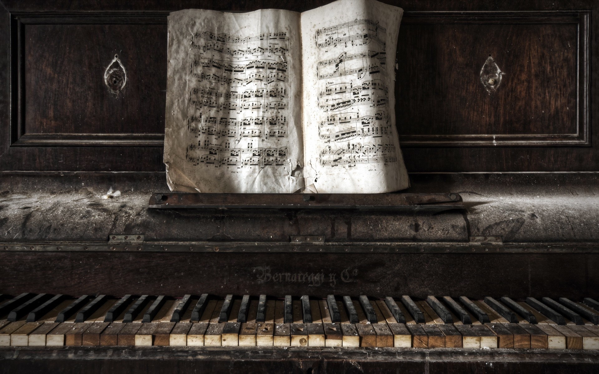 Piano: Bernateggi And Co, An Old Musical Instrument, Vertical Technology Of Placing Strings And Hammers. 1920x1200 HD Wallpaper.