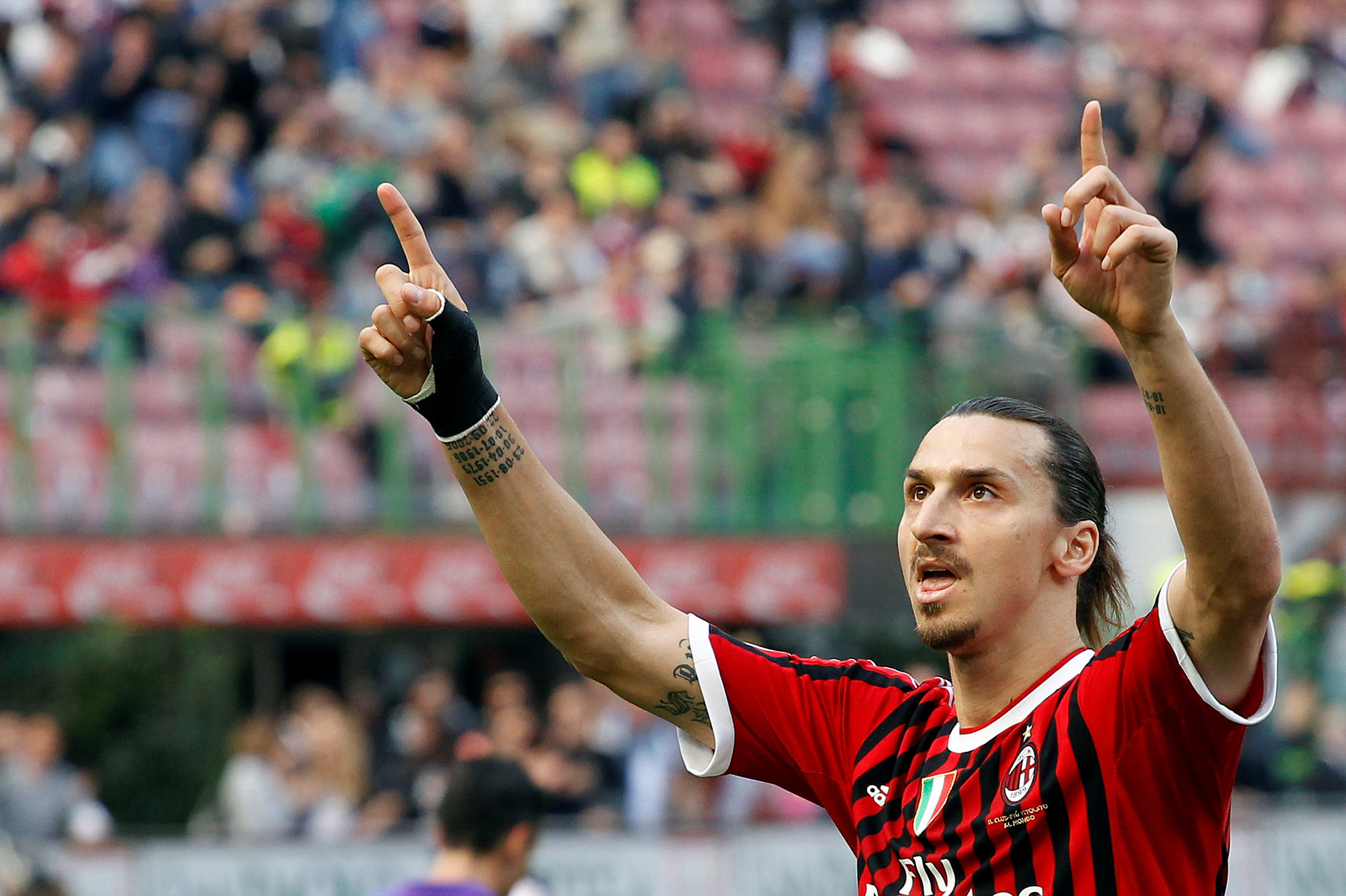 Zlatan Ibrahimovic, AC Milan comeback, Football's prodigal son, Spectacular return, 2000x1340 HD Desktop