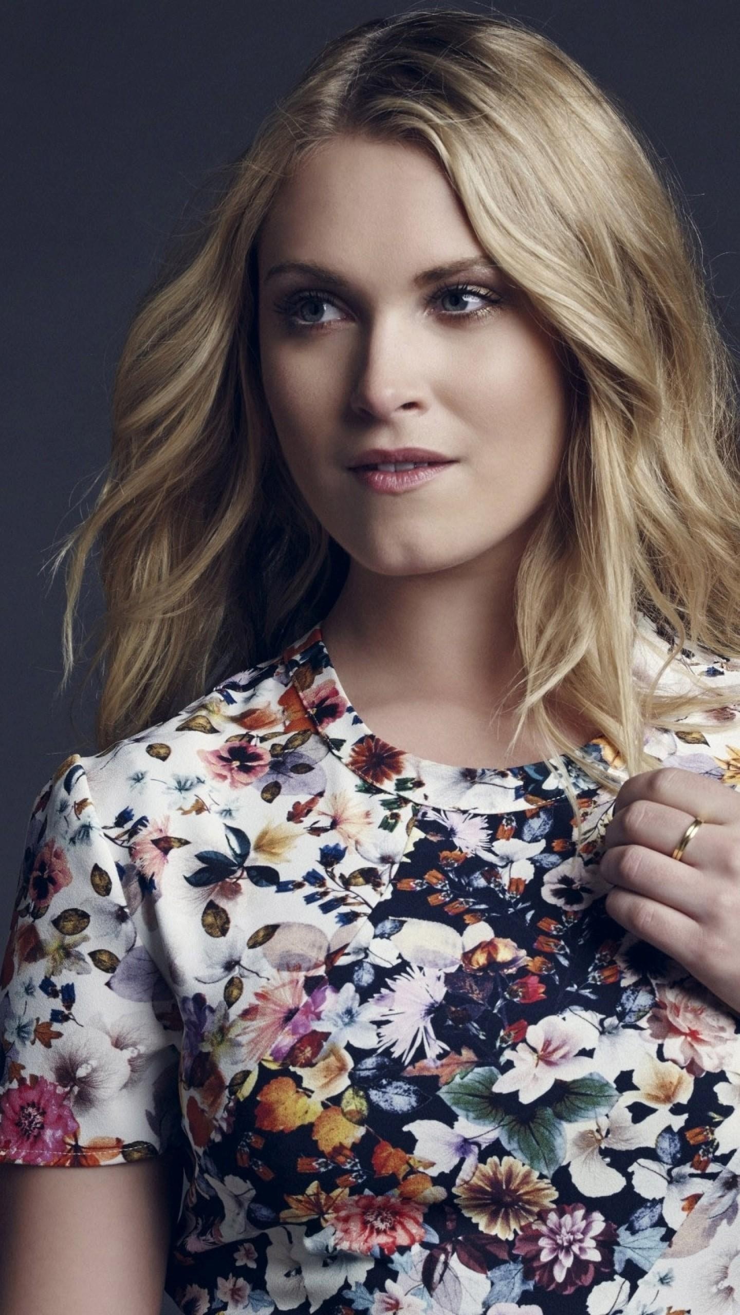 Eliza Taylor, Actress wallpapers, Stunning backgrounds, 1440x2560 HD Handy