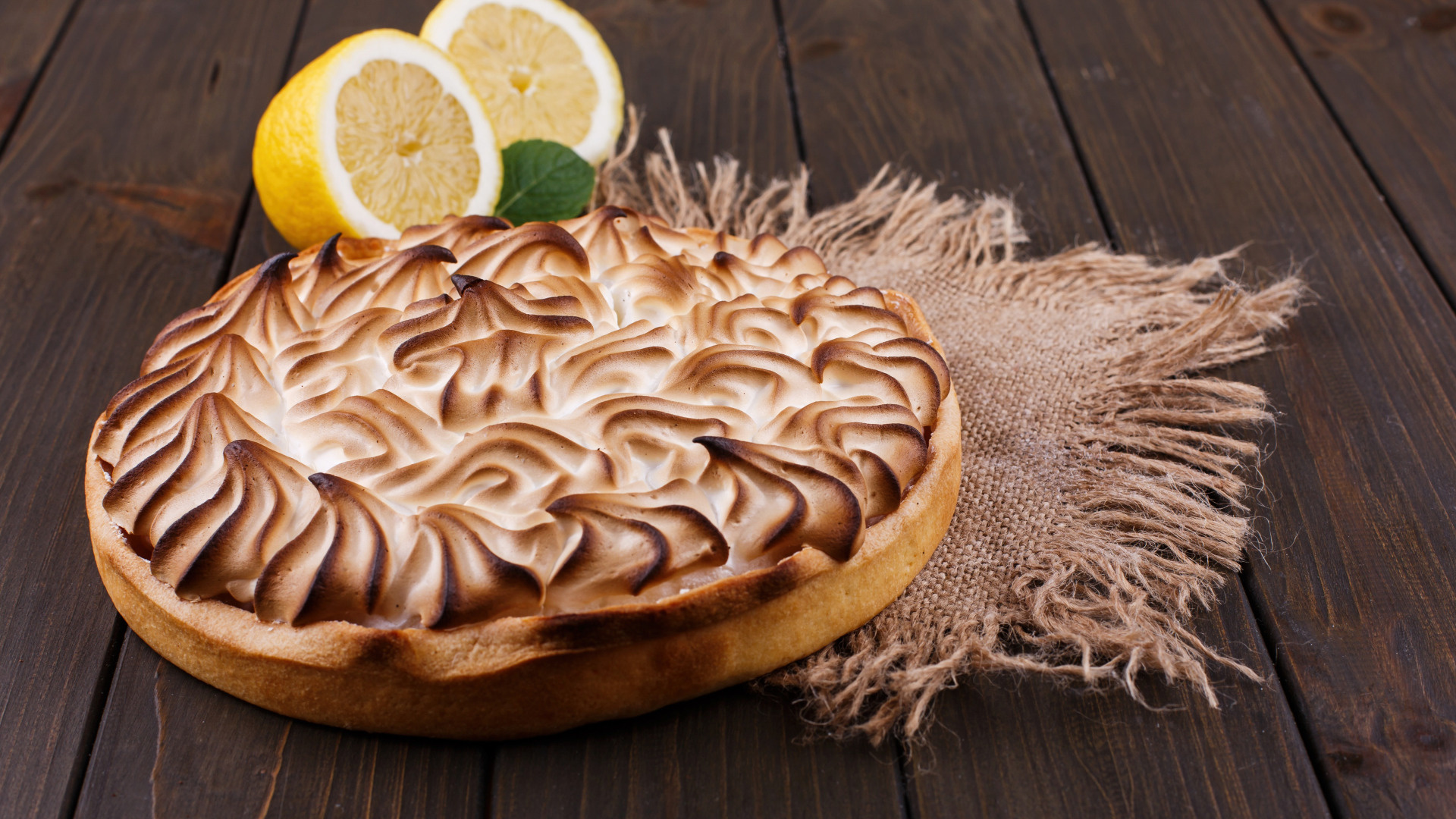 Meringue: A simple combination of whisked egg whites and sugar, Topping. 1920x1080 Full HD Background.