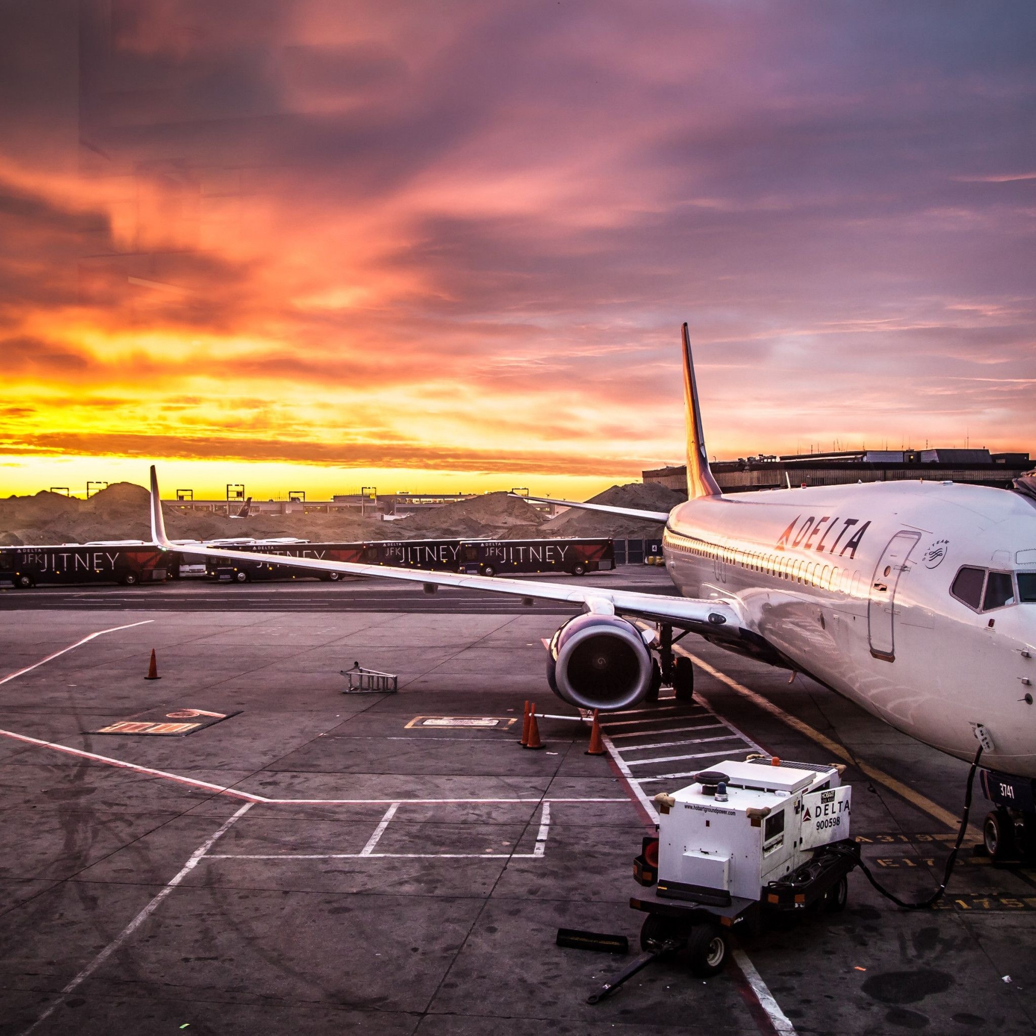 Delta Air Lines, JFK Airport, Top free, Backgrounds, 2050x2050 HD Handy
