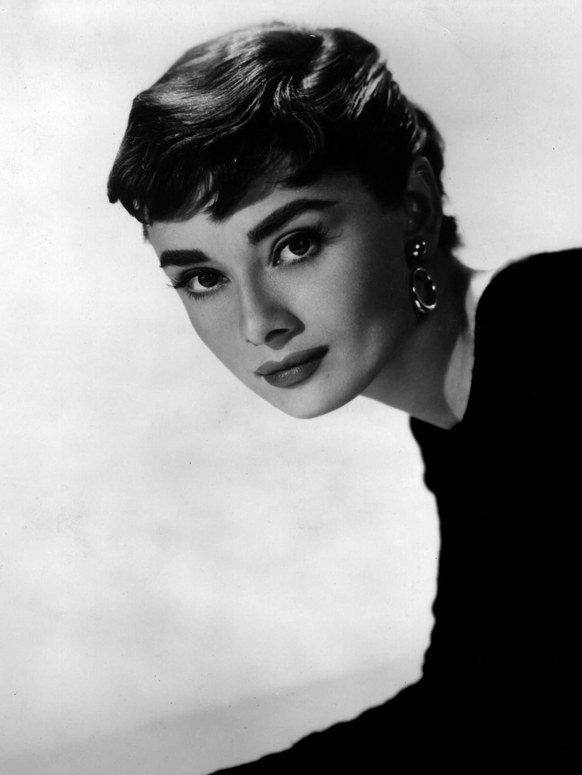 Audrey Hepburn, Sabrina 1954, Fanpop photo, 1930x2560 HD Phone