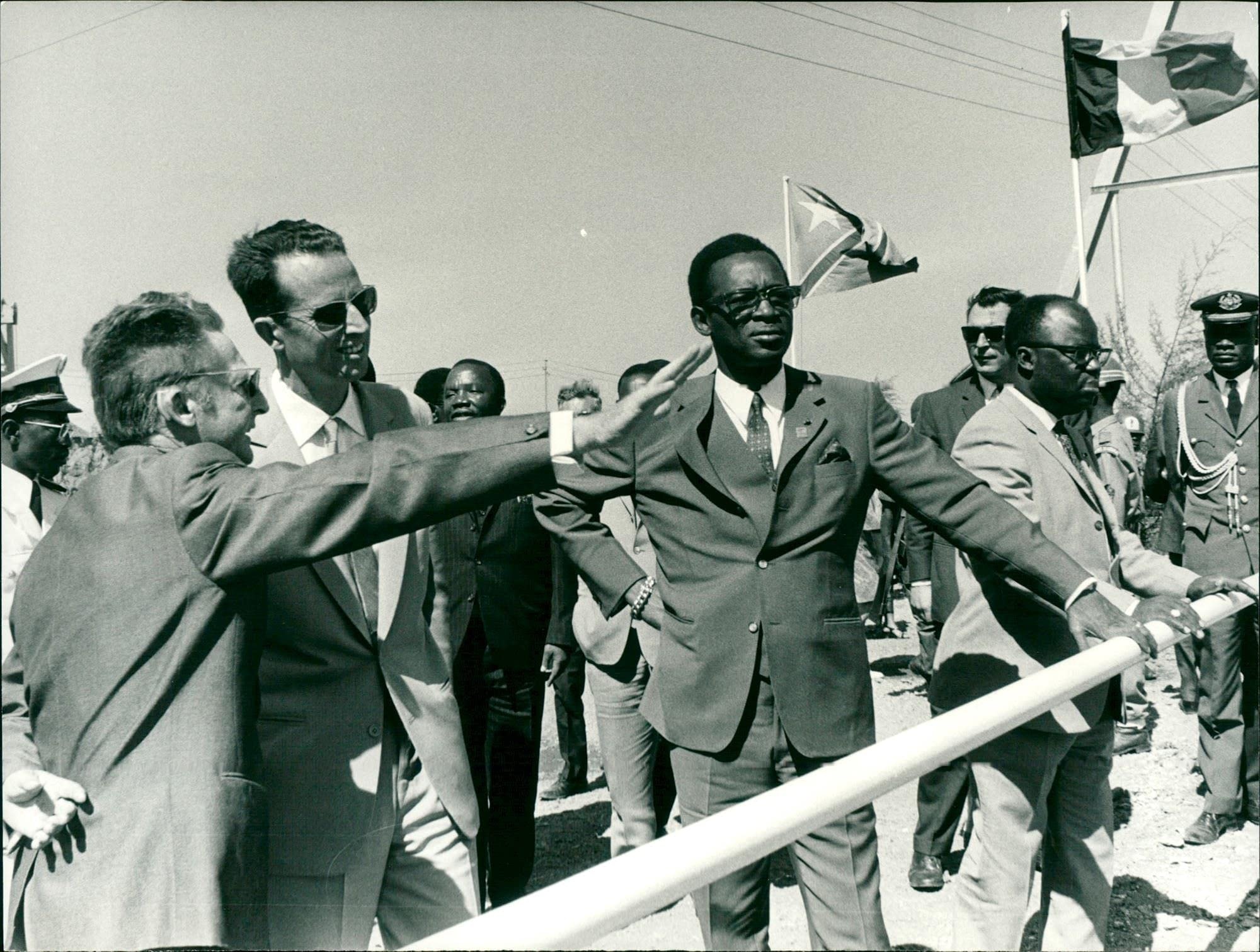 Mobutu Sese Seko, The rumble in the jungle, Norman Mailer's account, Vintage photo, 2000x1520 HD Desktop