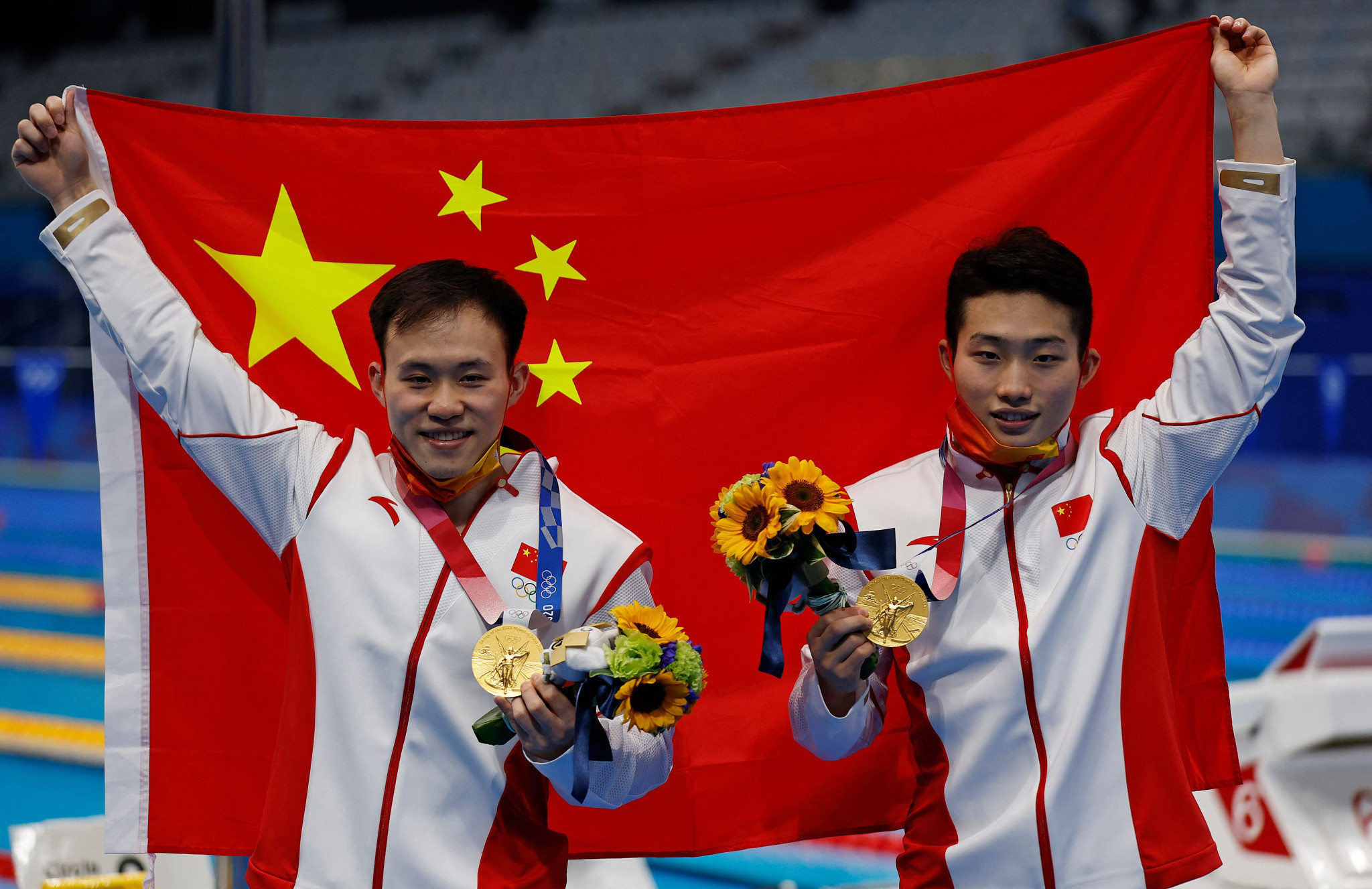 Wang Zongyuan, Chinese diver, Tokyo 2020 gold medal, 2050x1330 HD Desktop
