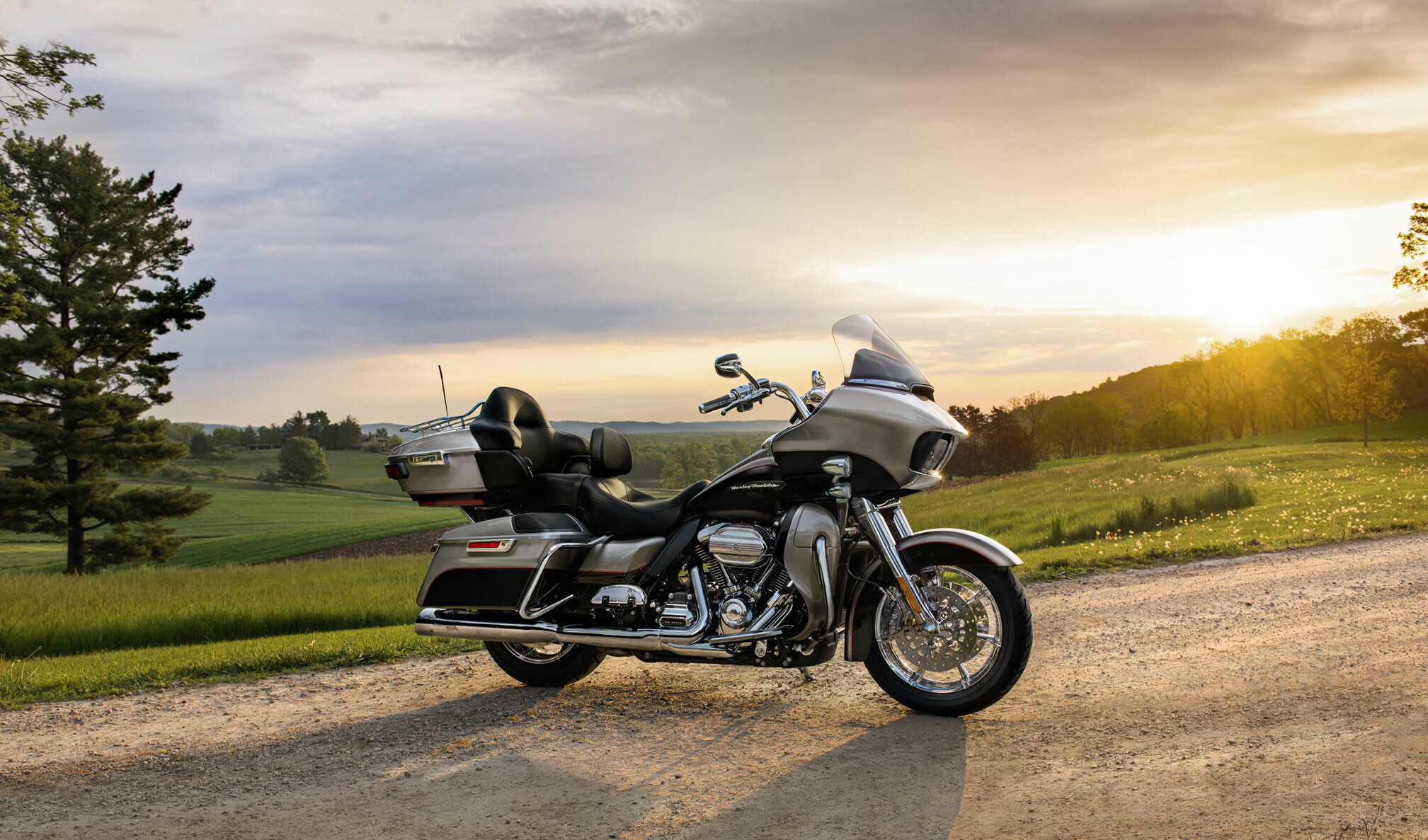 Harley-Davidson Glide: Road Glide, The preferred touring model for customizing. 2020x1190 HD Background.