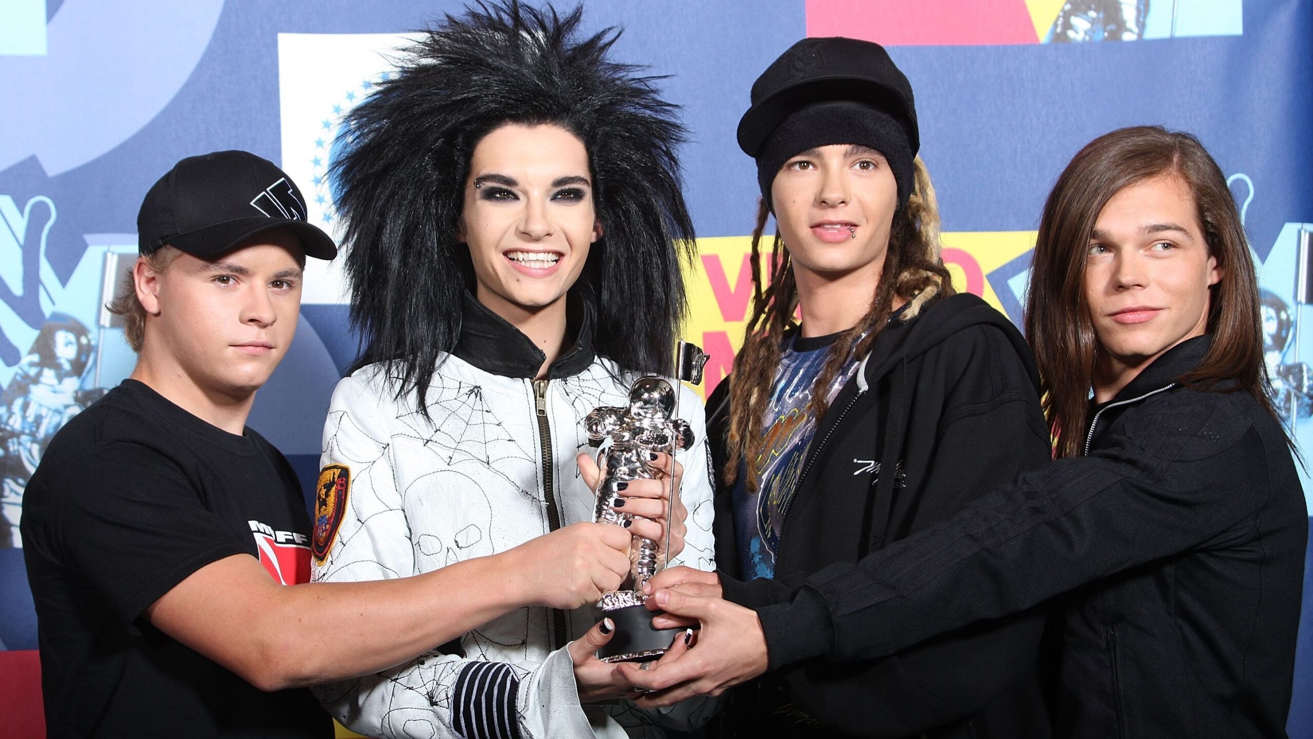 Tokio Hotel: Members: Bill Kaulitz, Tom Kaulitz, Gustav Schafer, Georg Listing. 2560x1440 HD Background.
