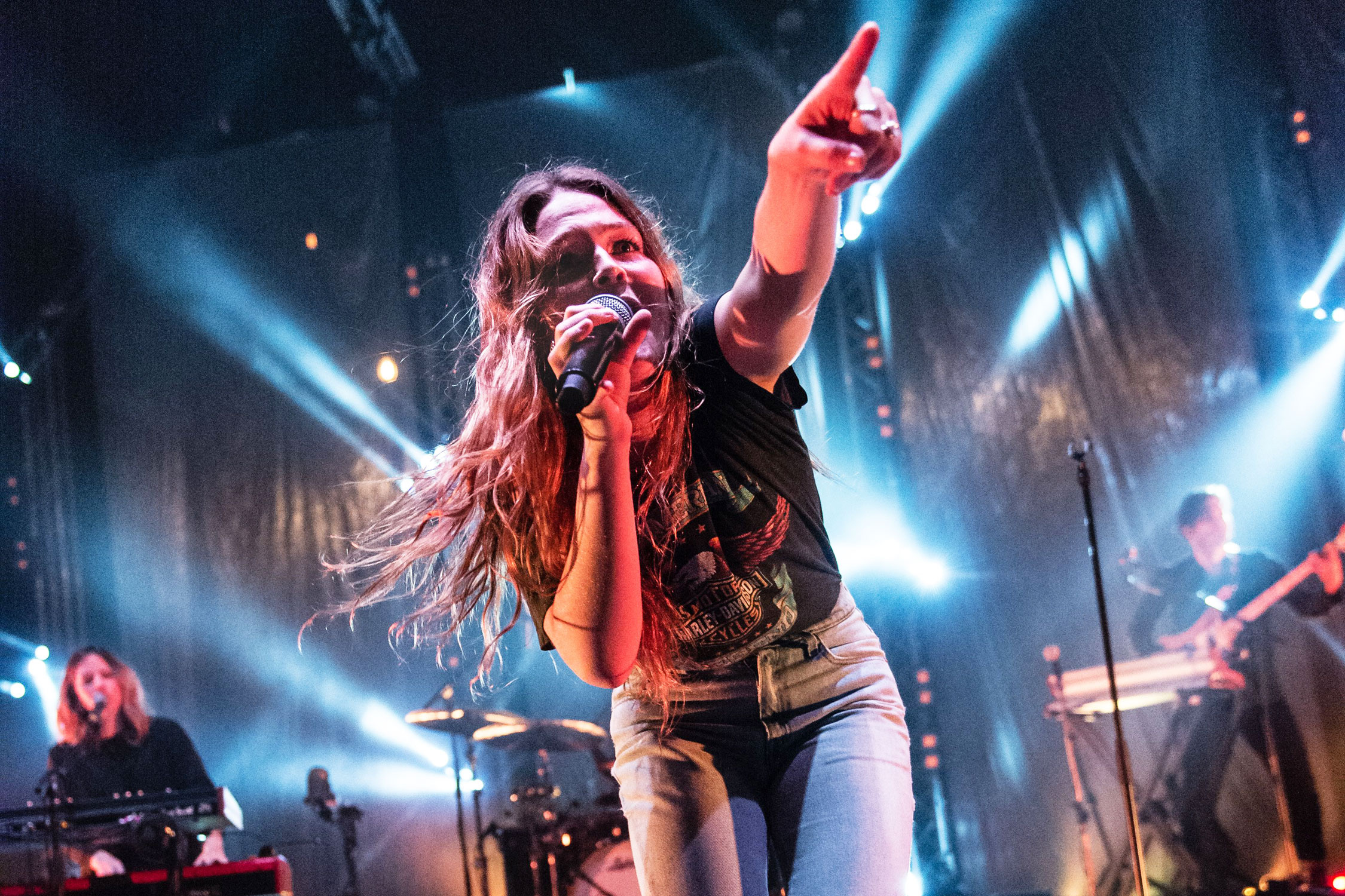 Maggie Rogers, North American tour, Energetic performances, Rolling Stone review, 2250x1500 HD Desktop