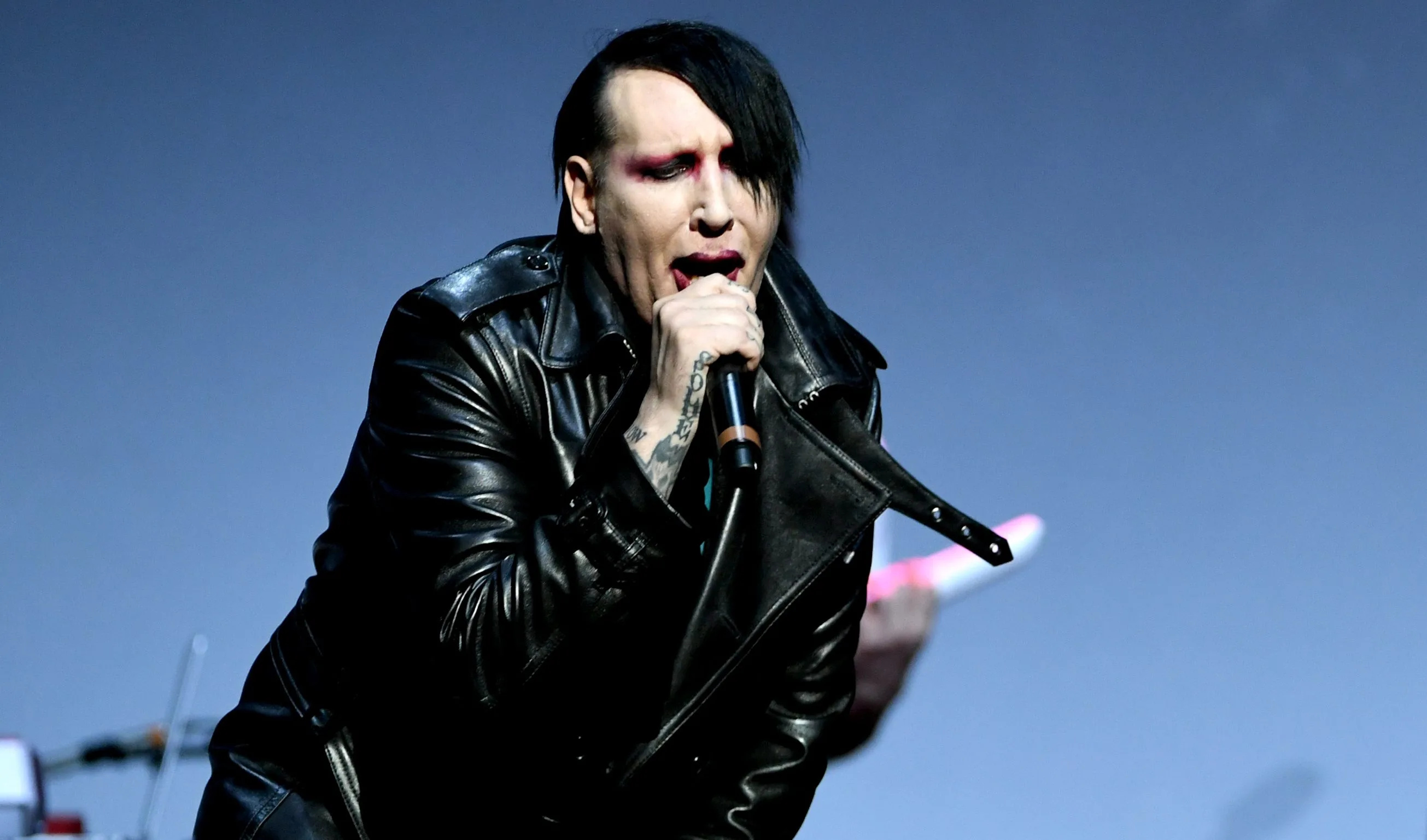 Marilyn Manson surrenders, Legal controversy, Public statement, Legal proceedings, 2610x1540 HD Desktop