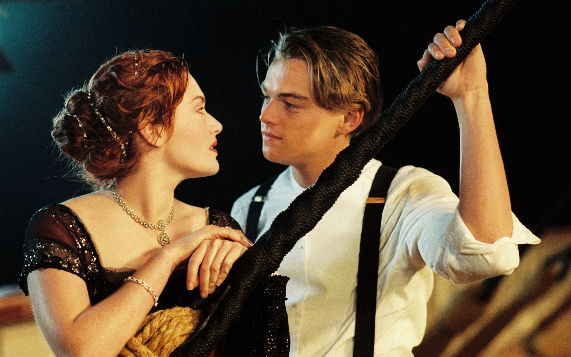 Titanic love story, Romantic wallpaper theme, Emotional scenes, On-screen chemistry, 1920x1200 HD Desktop