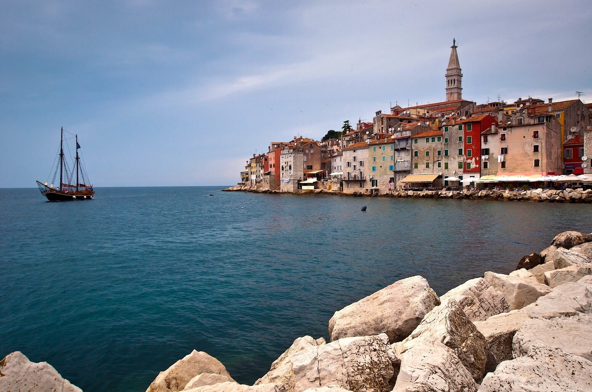 Adriatic Sea, Croatia sea houses, Waterfront charm, Adriatic cities, 1920x1280 HD Desktop
