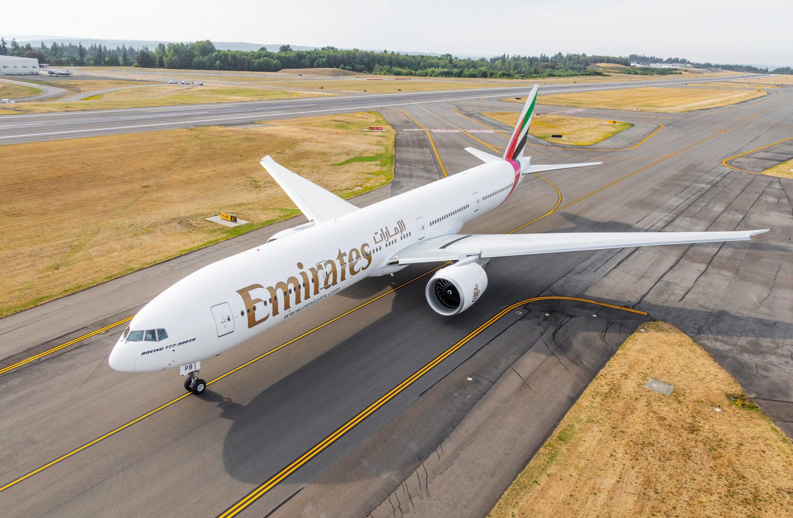 Emirates Airline, Africa network, Post-pandemic recovery, Flight reinstatements, 2560x1680 HD Desktop