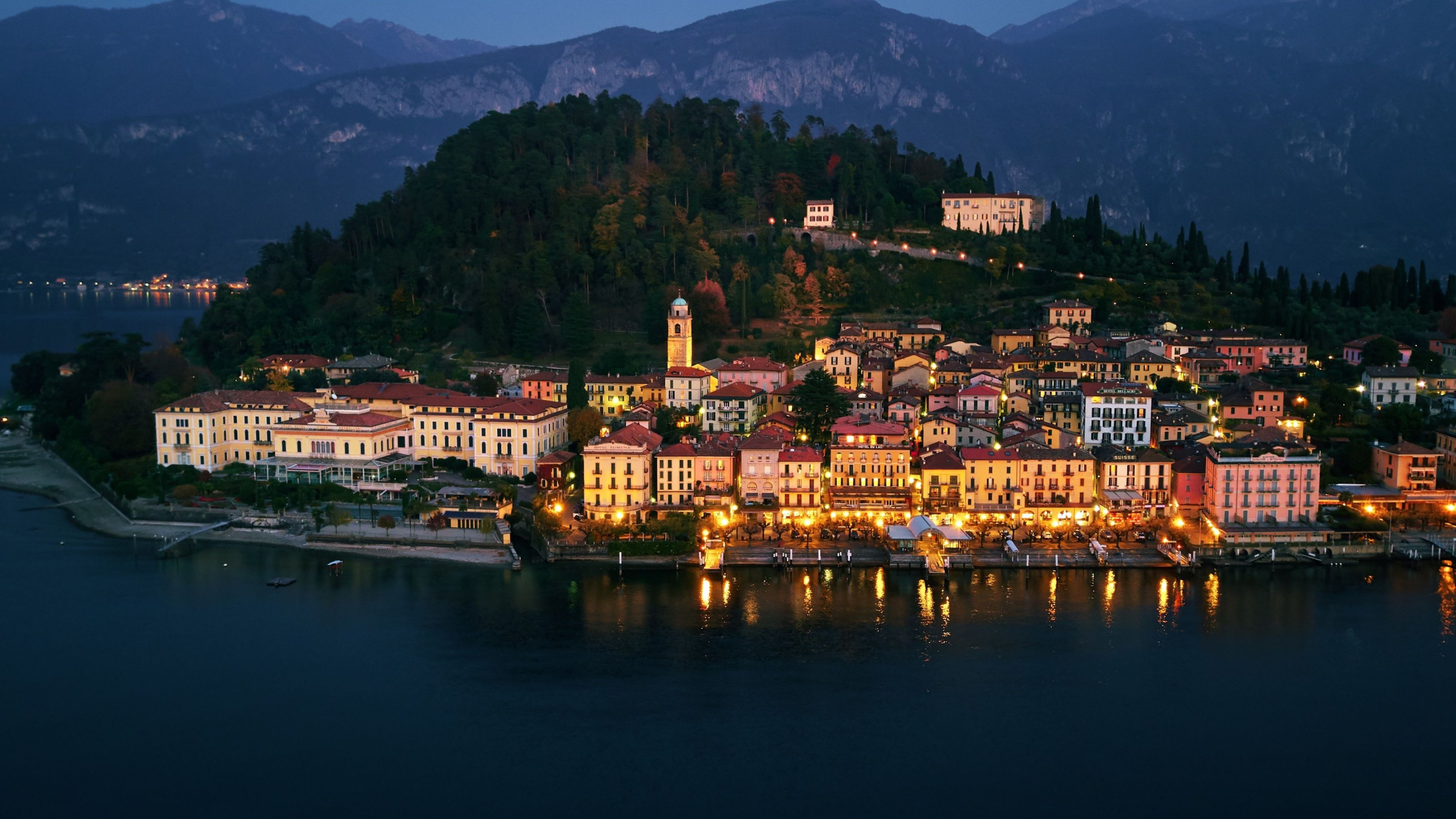 Lake Como desktop, 4K wallpapers, Italian charm, Stunning backgrounds, 3560x2000 HD Desktop