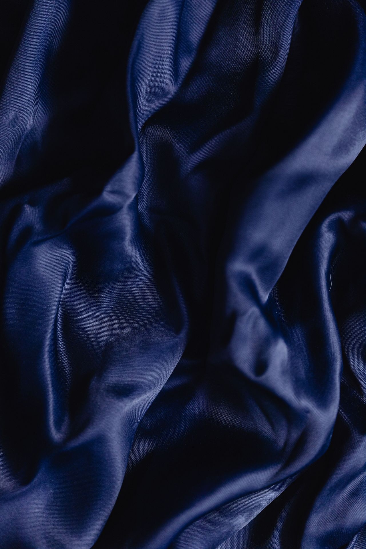 Smooth and luxurious, Glossy texture, Shimmering satin, Fashionable fabric, 1280x1920 HD Handy