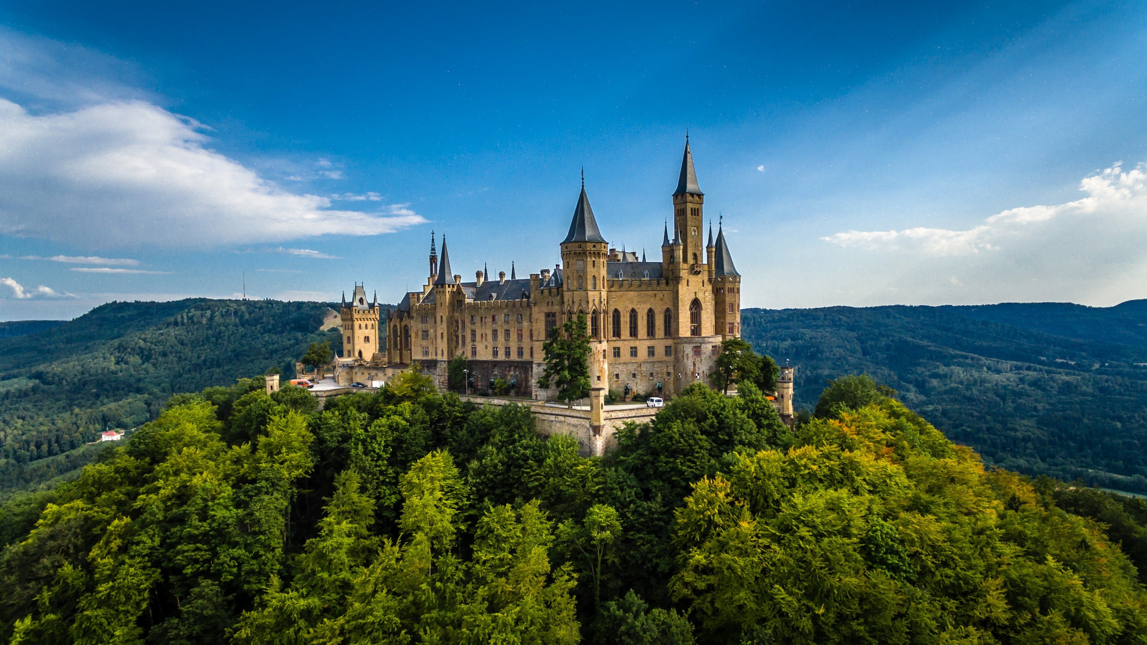 Castle: The ancestral seat of the Prussian King and Princes of Hohenzollern. 3840x2160 4K Wallpaper.