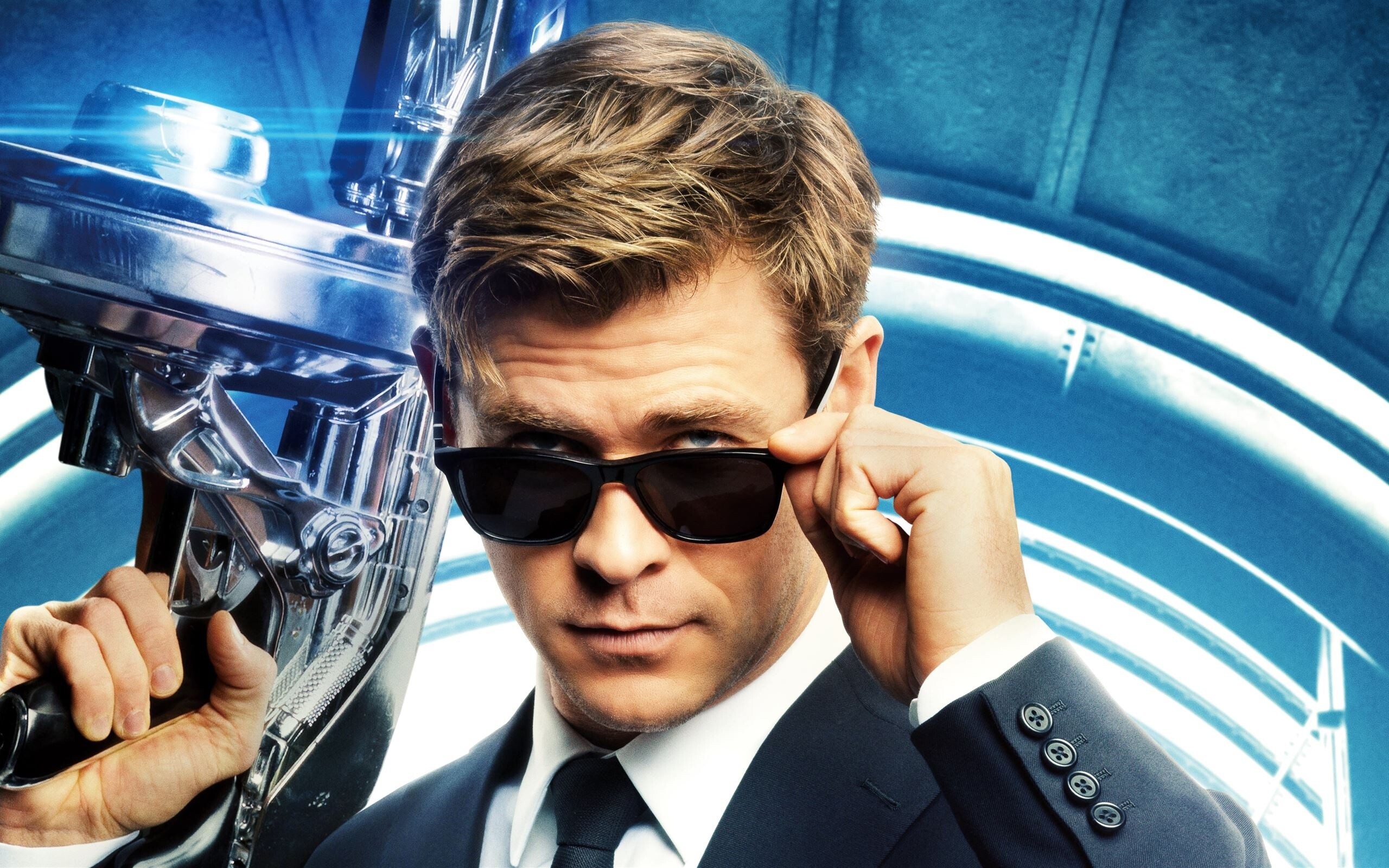 Chris Hemsworth, Men in Black, Agent H, Intergalactic missions, 2560x1600 HD Desktop